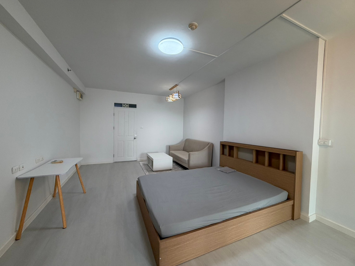 For RentCondoPattanakan, Srinakarin : Condo for rent, Supalai Park Srinakarin, beautiful room, decorated, fully furnished, ready to move in.