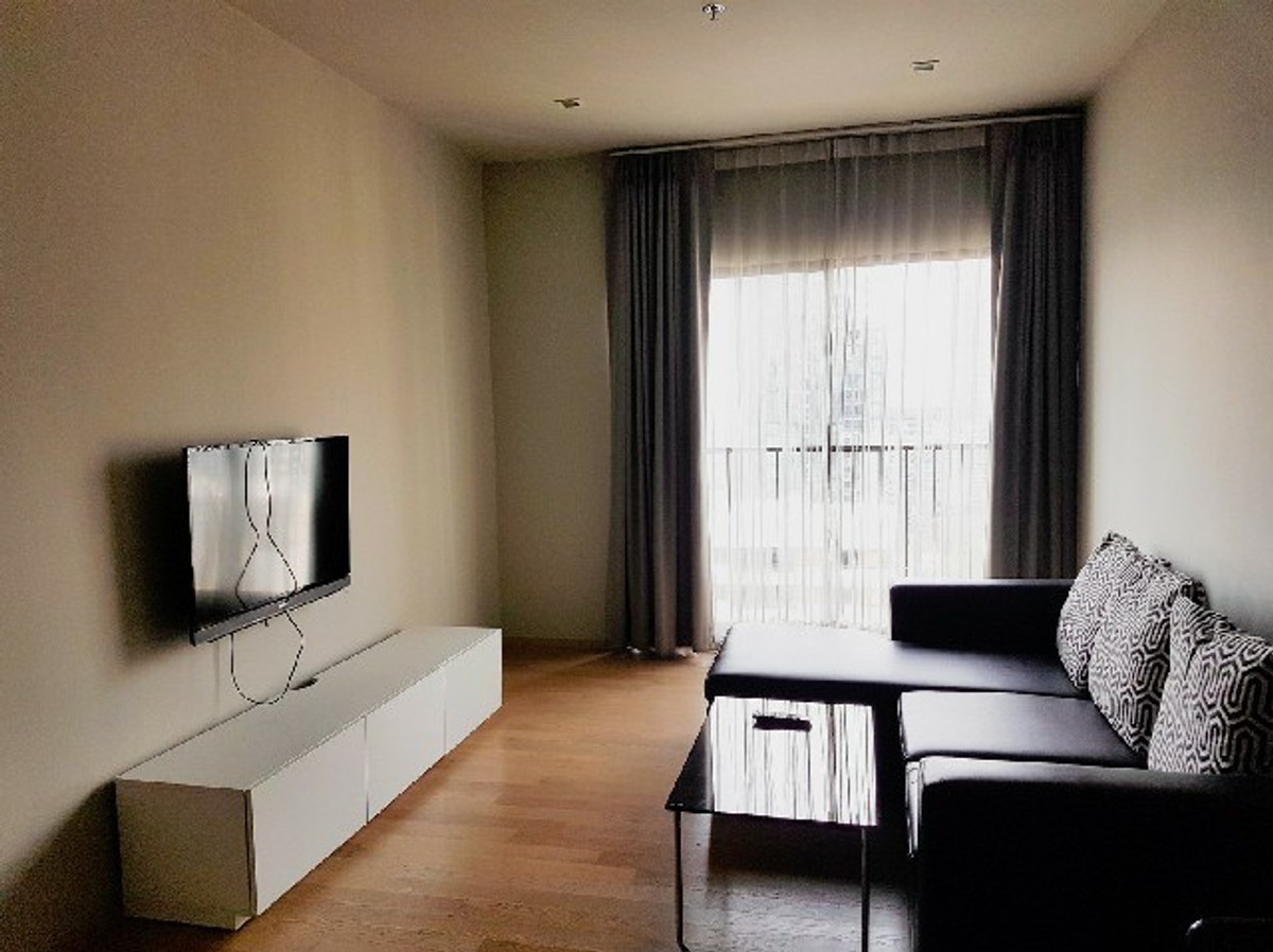 ให้เช่าคอนโดสุขุมวิท อโศก ทองหล่อ : คอนโด 1 ห้องนอน 1 ห้องน้ำ 50 ตรม ที่ Noble Refine ให้เช่า 30,000 บาทต่อเดือน สุขุมวิท ซอย 26 สถานีรถไฟฟ้าพร้อมพงษ์