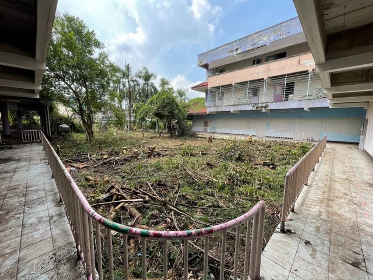 For RentLandBang kae, Phetkasem : HR3196, former school building for rent, 3 floors, usable area over 1800 square meters, Bang Waek location, Phutthamonthon Sai 2, suitable for educational institutions, offices or health rehabilitation centers.