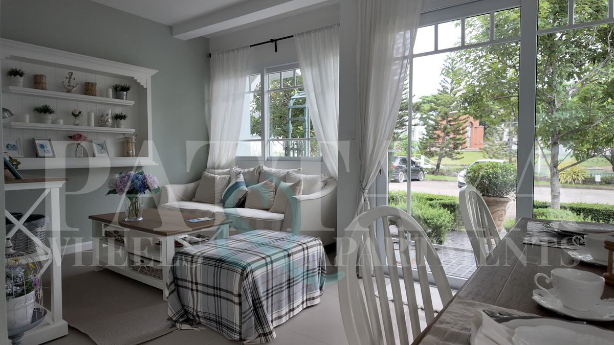 For SaleTownhomePattaya, Bangsaen, Chonburi : Townhouses for sale in the stunningly beautiful Bristol Park