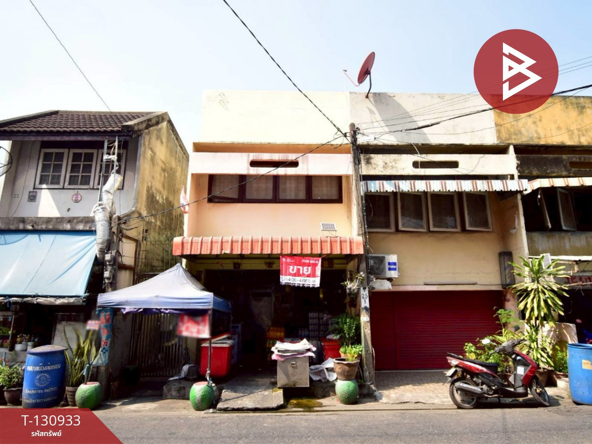 For SaleShop HouseSamut Prakan,Samrong : Commercial building for sale with business Soi Wat Chomnimit, Phra Pradaeng, Samut Prakan, good location, cheap price.