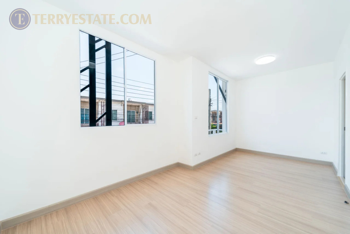 ขายทาวน์โฮมนวมินทร์ รามอินทรา : ขายทาวน์โฮม 2 ชั้น พฤกษา ไพร์ม 94 วัชรพล–สายไหม ขนาด 17.8 ตร.วา บ้านน่าอยู่ บรรยากาศสงบ ใกล้เมือง