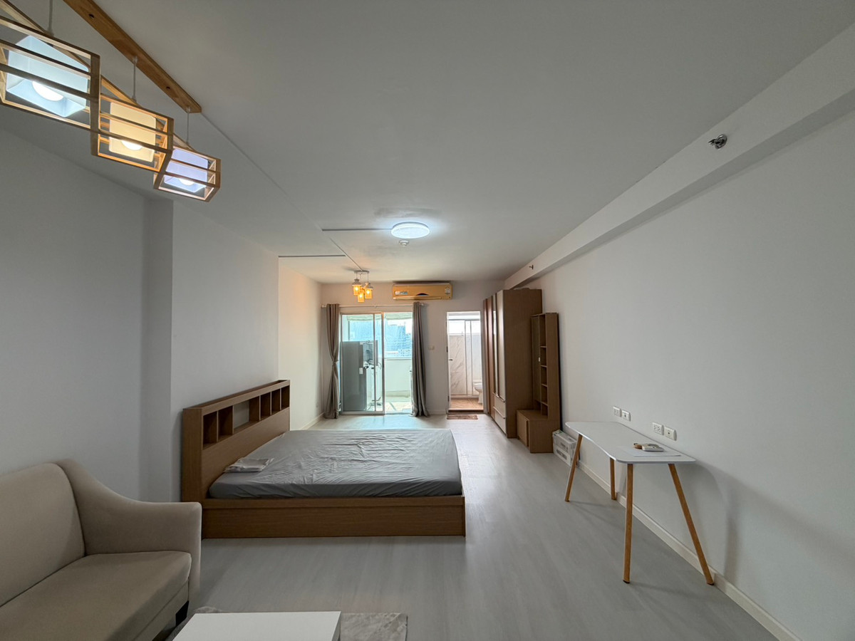 For RentCondoPattanakan, Srinakarin : Condo for rent, Supalai Park Srinakarin, beautiful room, decorated, fully furnished, ready to move in.