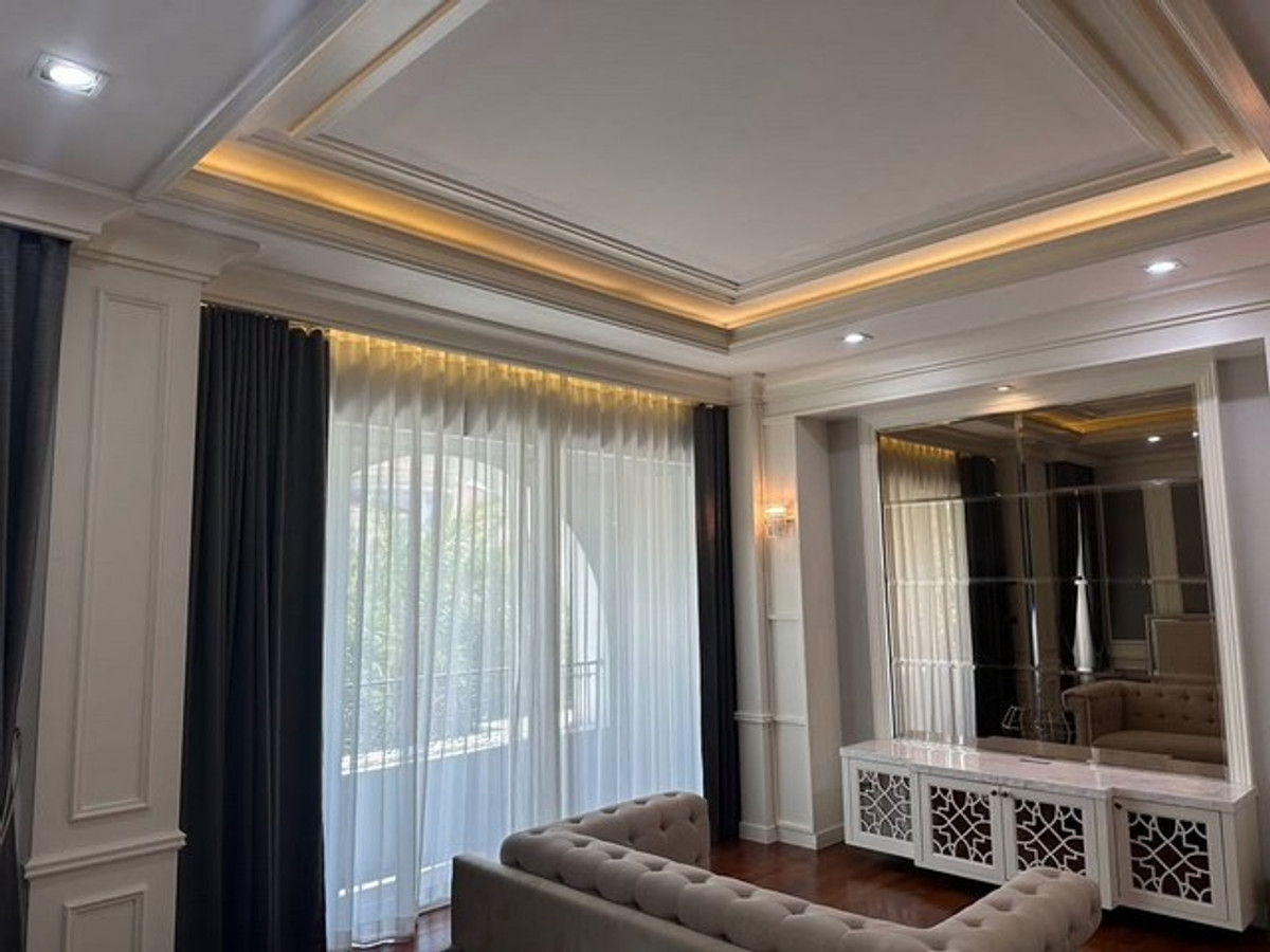 For RentHouseLadkrabang, Suwannaphum Airport : HR3194 Sell or rent a luxury detached house, Two Grand Monaco Bangna Wongwaen Project, fully furnished, ready to move in.