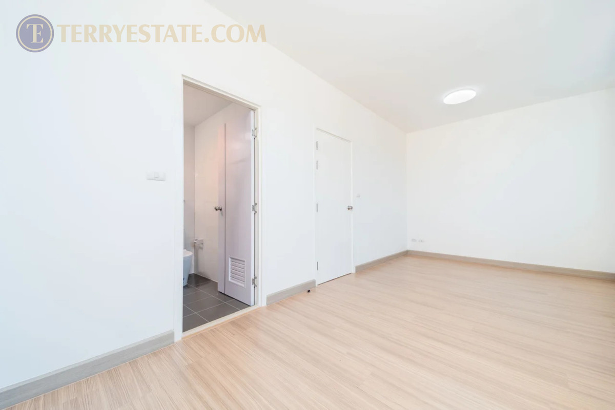 ขายทาวน์โฮมนวมินทร์ รามอินทรา : ขายทาวน์โฮม 2 ชั้น พฤกษา ไพร์ม 94 วัชรพล–สายไหม ขนาด 17.8 ตร.วา บ้านน่าอยู่ บรรยากาศสงบ ใกล้เมือง