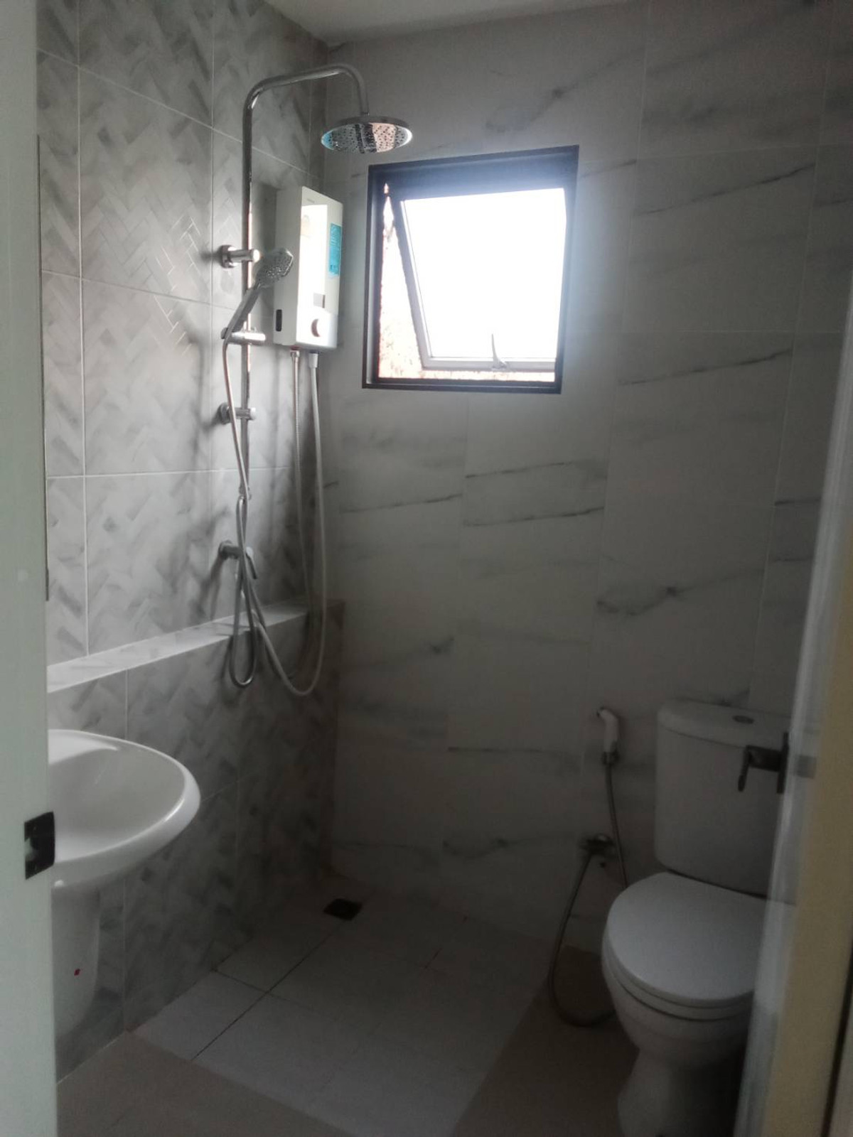 ให้เช่าทาวน์โฮมนนทบุรี บางใหญ่ บางบัวทอง : ทาวน์โฮม หลังมุม ร่มรื่น สไตล์บาหลี อยู่ใกล้ส่วนกลาง มีที่ชาร์จรถ EV ใกล้เซ็นทรัล เวสเกต