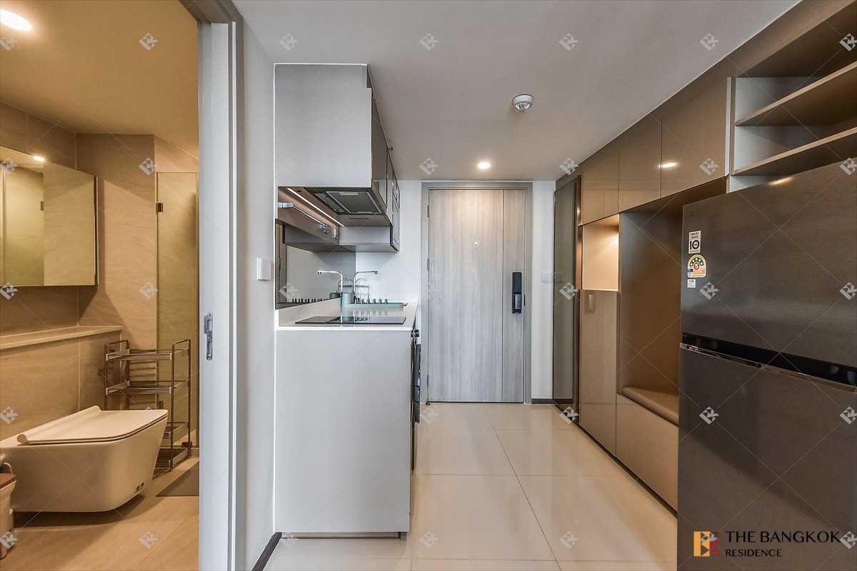 For SaleCondoRatchathewi,Phayathai : 🌆 Modern Loft-Style 2 Bedroom Fully Furnished - Park Origin Ratchathewi 🚆 Near BTS Ratchathewi