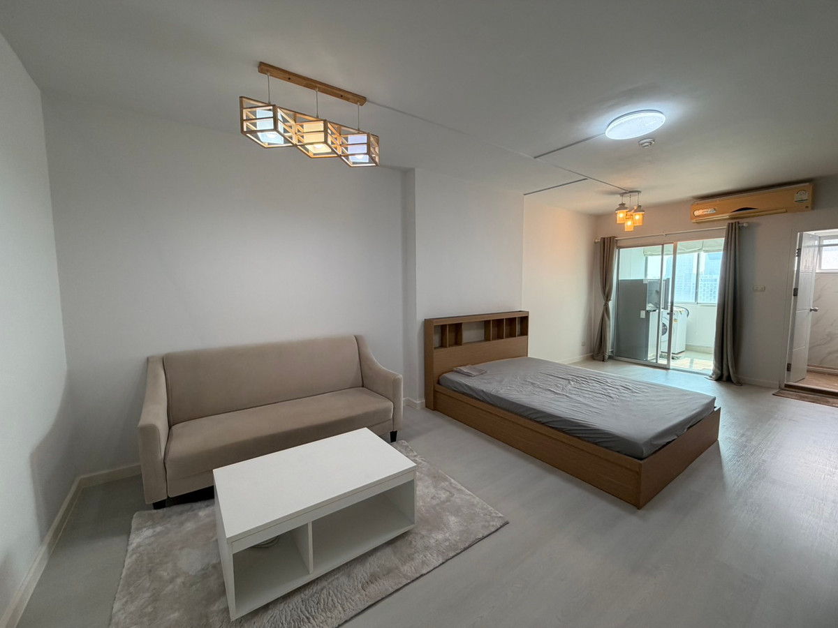 For RentCondoPattanakan, Srinakarin : Condo for rent, Supalai Park Srinakarin, beautiful room, decorated, fully furnished, ready to move in.