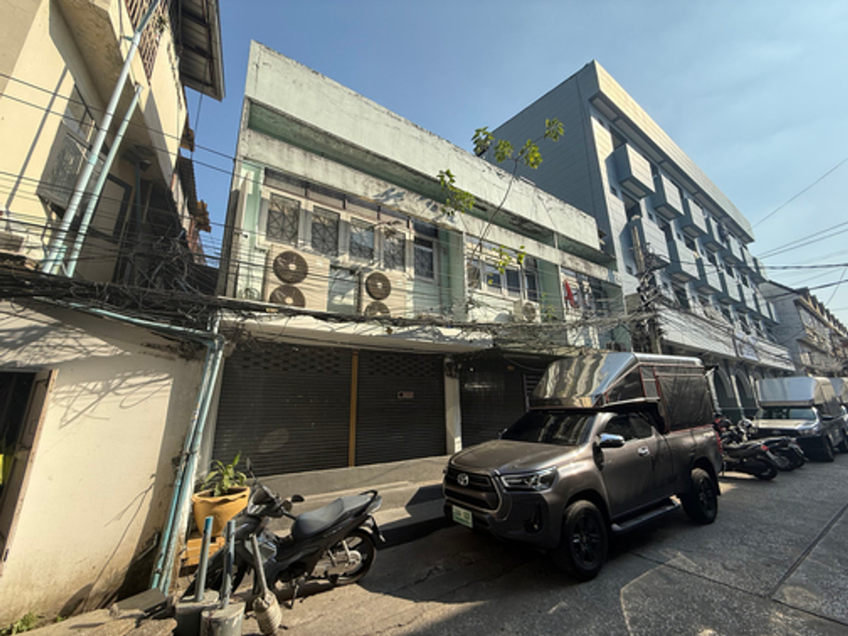 ขายอาคารพาณิชย์พัฒนาการ ศรีนครินทร์ : ด่วน!! ขาย อาคารพาณิชย์ 2 ชั้น 3 คูหา พัฒนาการ ซ.2 ใกล้ Airport Rail Link รามคำแหง / ทางด่วน เจ้าของขายเอง