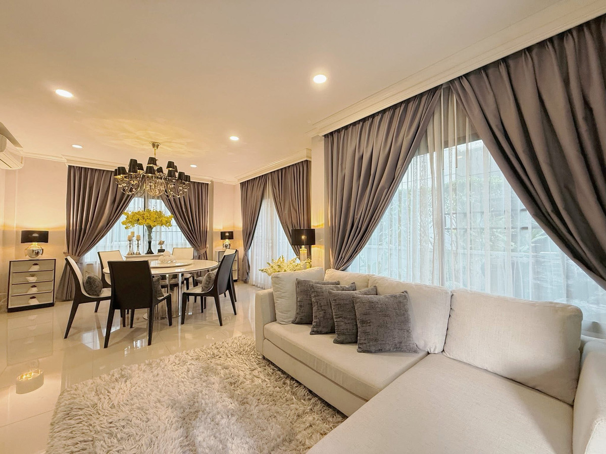 For RentHouseNawamin, Ramindra : Luxurious detached house for rent, The City Ramintra, fully furnished, has a koi pond, near Fashion Island.