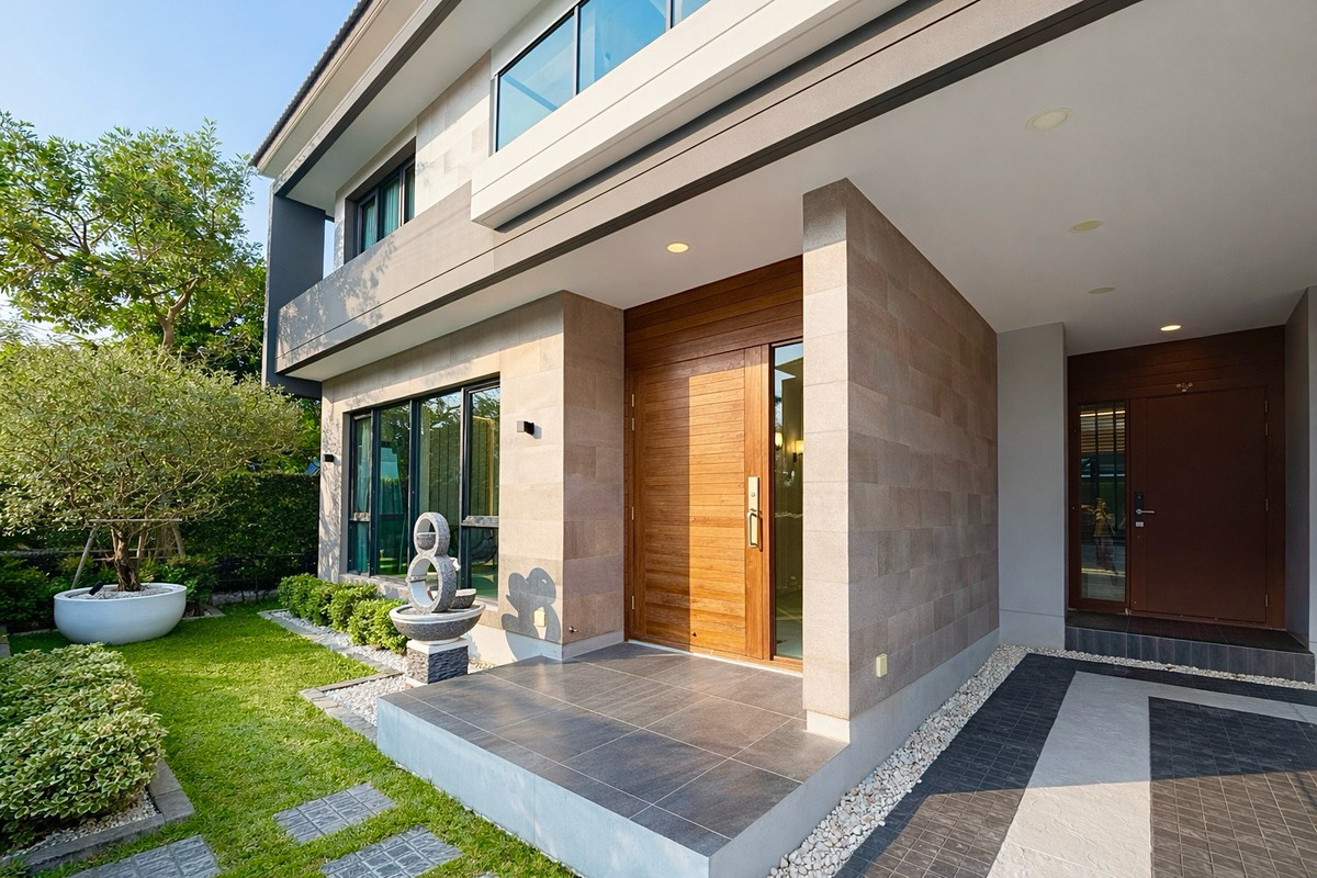 HouseBangna, Bearing, Lasalle : 🔹The City Bangna🔹室内允许吸烟Smoking allowed inside the house🚬✅ Free high-speed WiFi 7 • Pet friendly🐈 All nationalities welcome