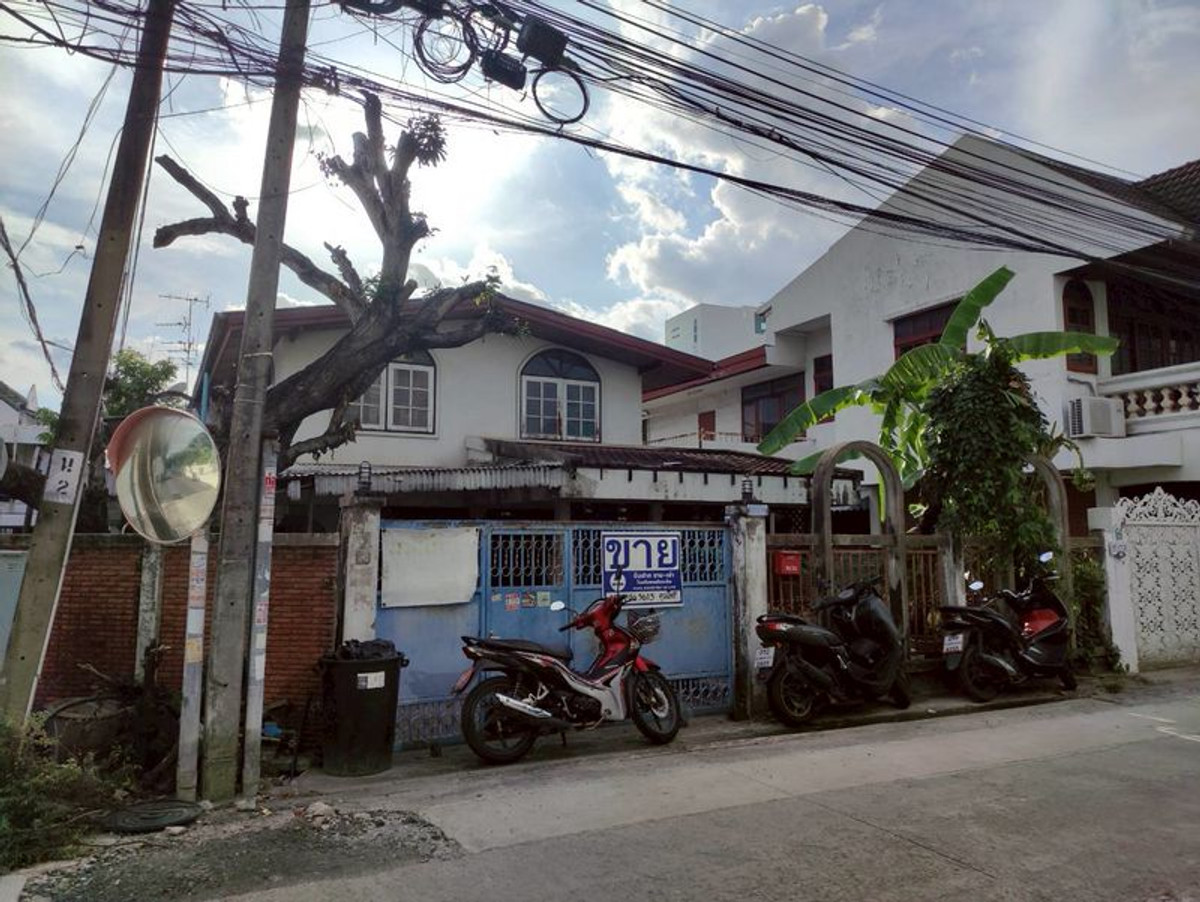 ขายบ้านนนทบุรี บางใหญ่ บางบัวทอง : ขายบ้านเดี่ยว 2 ชั้น หลังมุม ใกล้เดอะมอลล์งามวงศ์วาน เนื้อที่ 65 ตารางวา แขวงบางเขน เขตเมืองนนทบุรี จังหวัดนนทบุรี