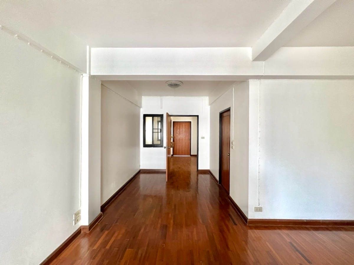 ให้เช่าโฮมออฟฟิศนานา : ให้เช่า โฮมออฟฟิศ นานา สุขุมวิท สวนเบญจกิติ ใกล้ รถไฟฟ้า BTS ใกล้ ทางด่วน และ เพลินจิต | จอดรถได้ 4 คัน