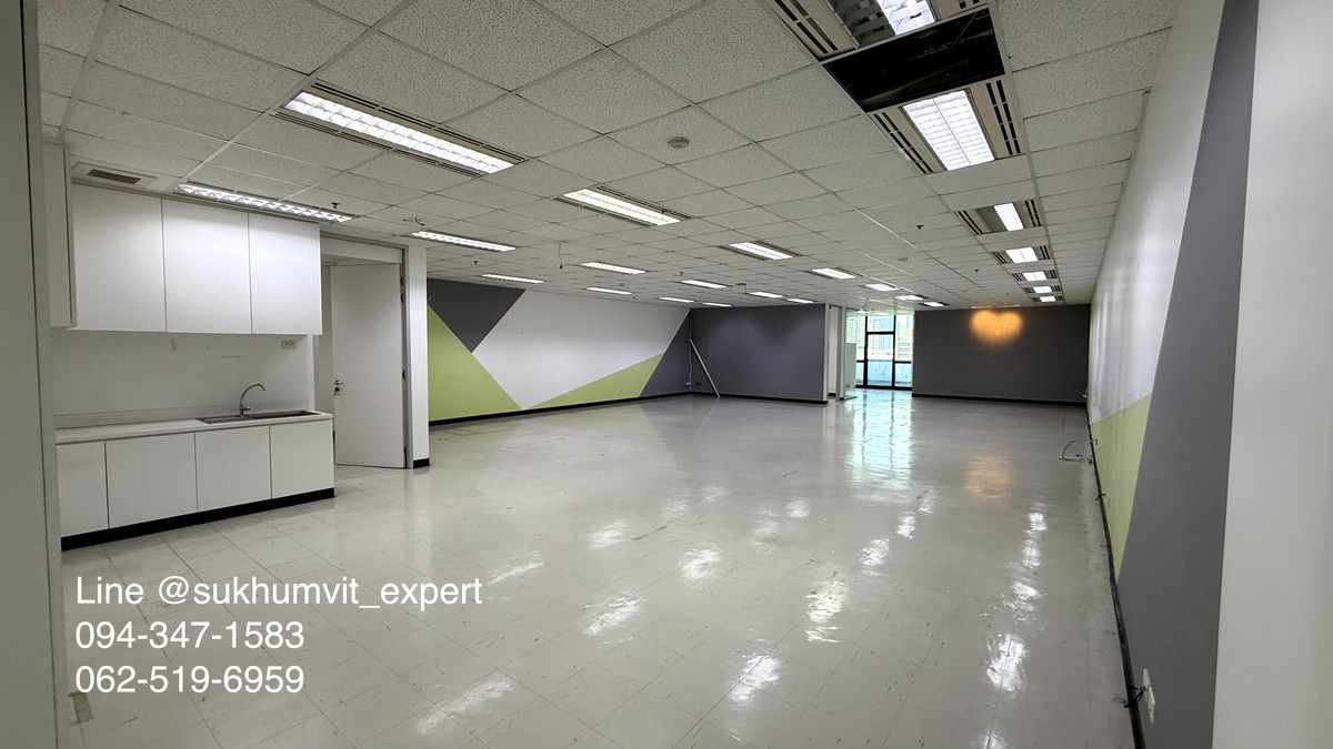 For RentOfficeSilom, Saladaeng, Bangrak : Office for Rent | Modern Office Building in a prime Silom location