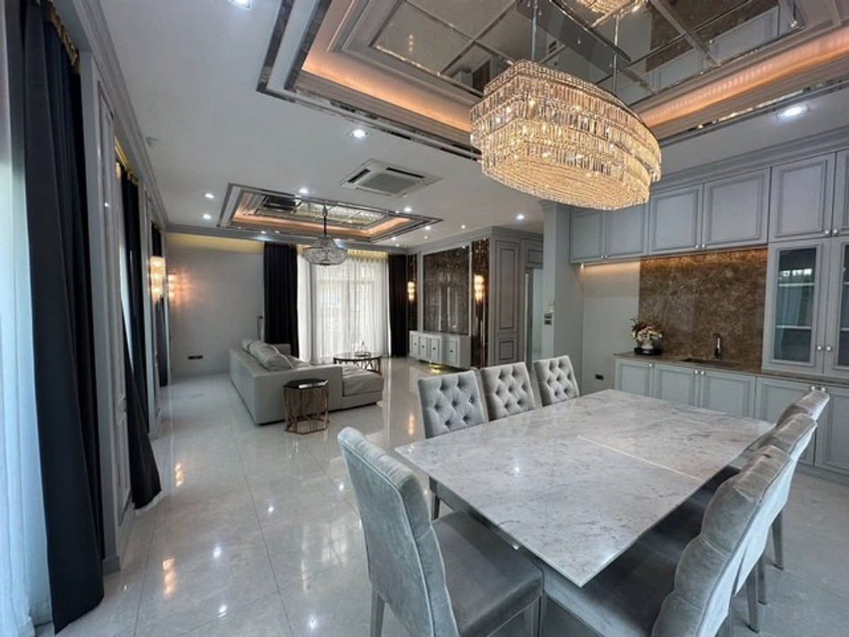 For RentHouseLadkrabang, Suwannaphum Airport : HR3194 Sell or rent a luxury detached house, Two Grand Monaco Bangna Wongwaen Project, fully furnished, ready to move in.