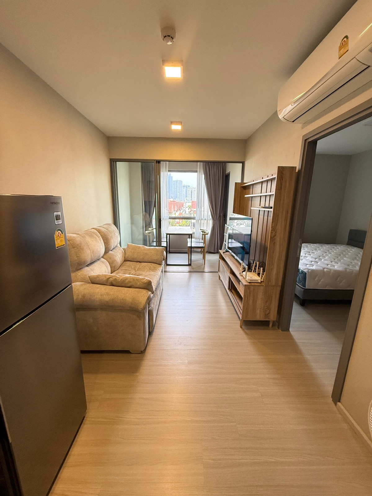 For RentCondoSukhumvit, Asoke, Thonglor : Quintara Phume Sukhumvit 39, a condo on Sukhumvit Soi 39, with EmQuartier mall right at the entrance of the soi. 1 bedroom plus unit for rent, 25,000 THB.