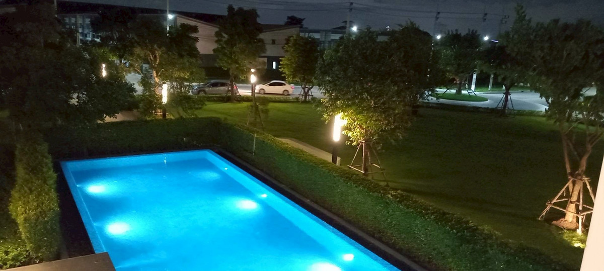 ให้เช่าทาวน์โฮมนนทบุรี บางใหญ่ บางบัวทอง : ทาวน์โฮม หลังมุม ร่มรื่น สไตล์บาหลี อยู่ใกล้ส่วนกลาง มีที่ชาร์จรถ EV ใกล้เซ็นทรัล เวสเกต