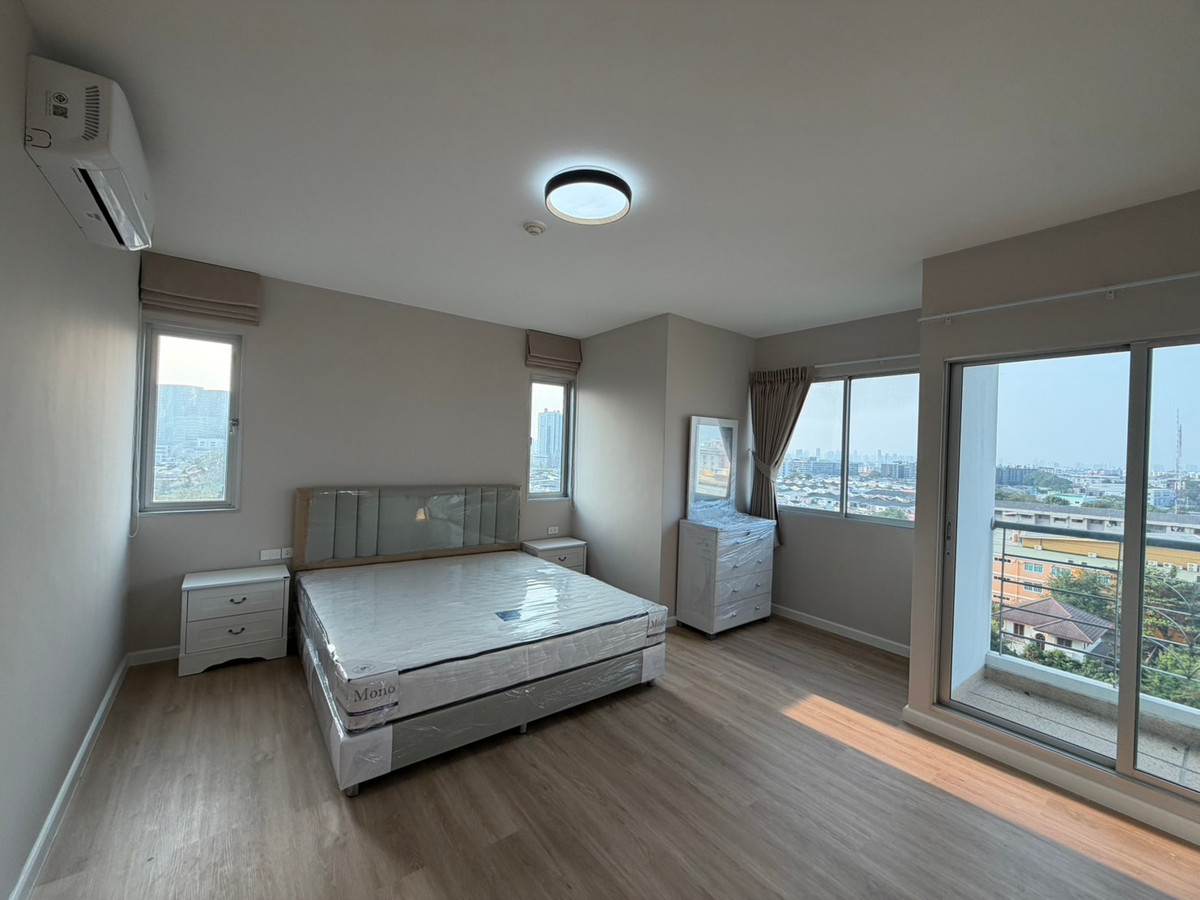 For RentCondoPattanakan, Srinakarin : Condo for rent, Supalai Park Srinakarin, newly renovated, ready to move in. Next to the MRT Yellow Line