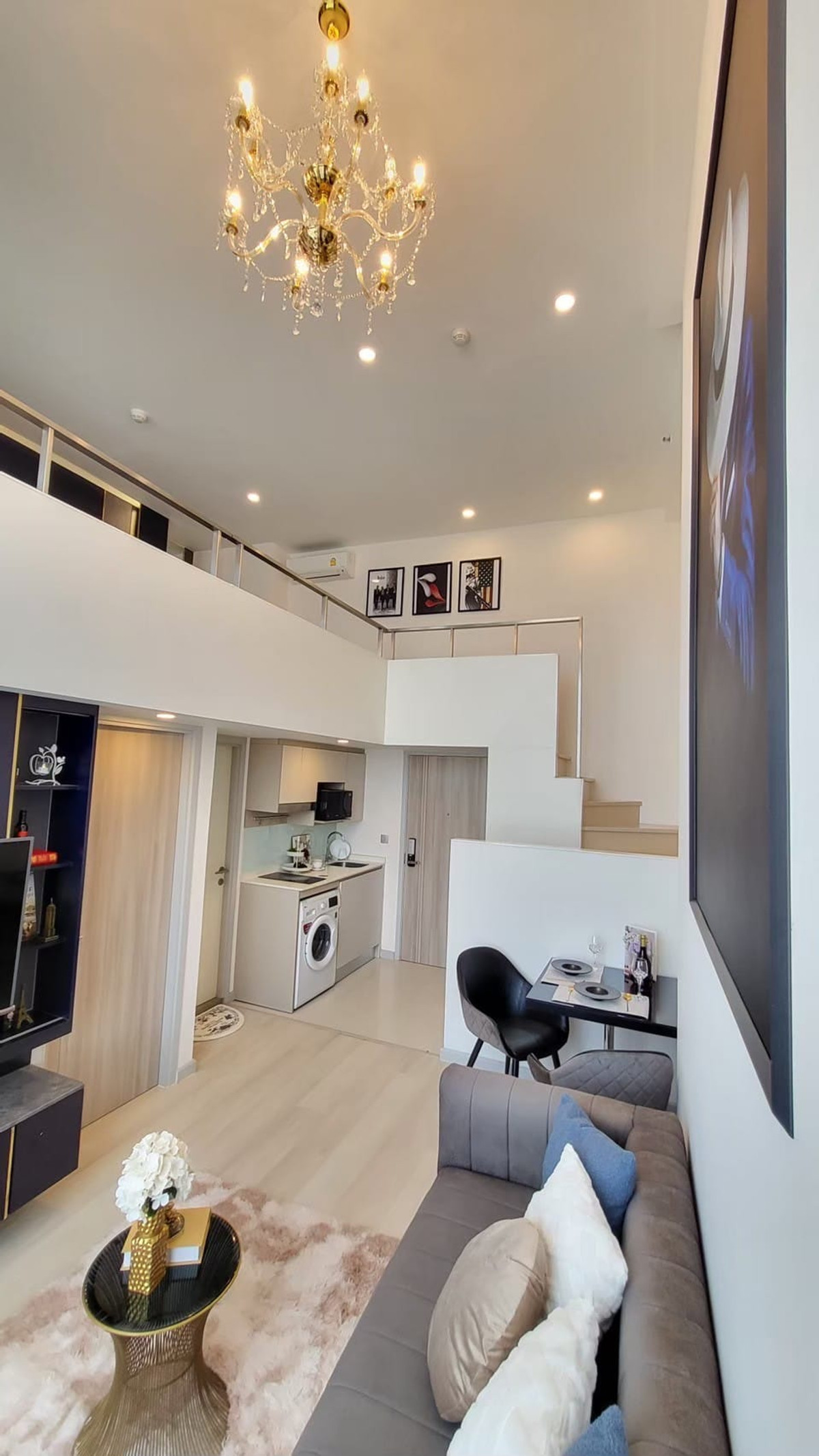 For SaleCondoSathorn, Narathiwat : Luxury condo in the heart of Sathorn, 2 bedrooms, near Chong Nonsi BTSPrice only 6.5 million, with complete facilities!