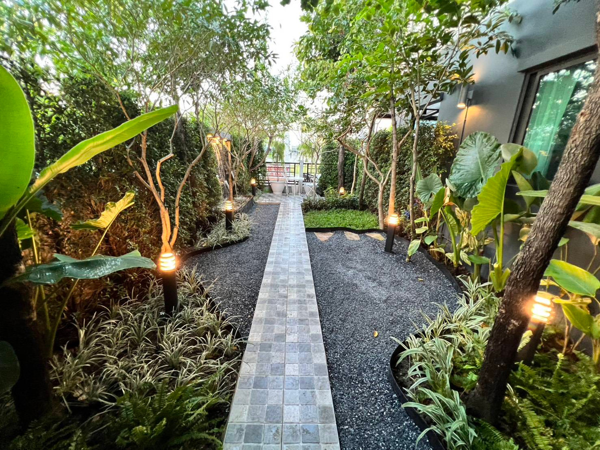 ให้เช่าทาวน์โฮมนนทบุรี บางใหญ่ บางบัวทอง : ทาวน์โฮม หลังมุม ร่มรื่น สไตล์บาหลี อยู่ใกล้ส่วนกลาง มีที่ชาร์จรถ EV ใกล้เซ็นทรัล เวสเกต