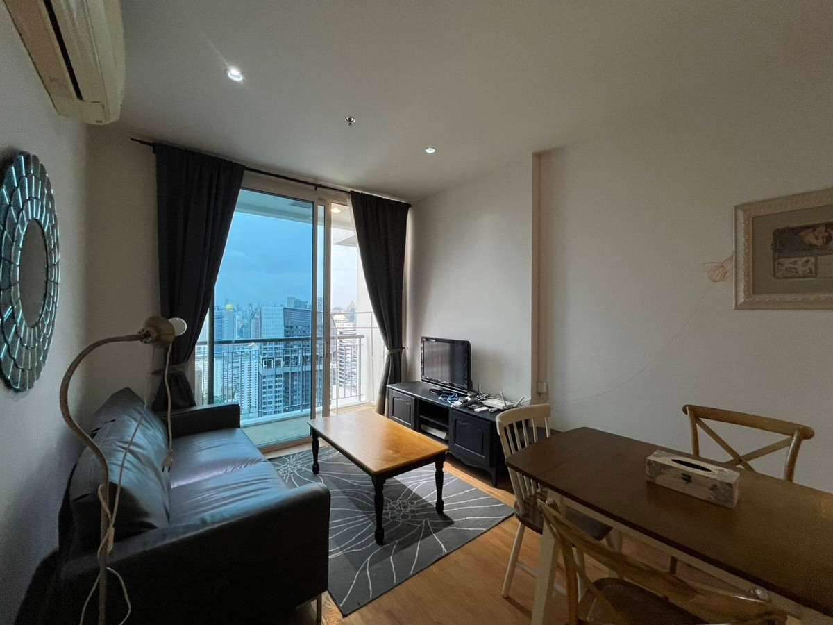 For RentCondoRatchathewi,Phayathai : Luxury condo for rent at Villa Rachatewi, near BTS Ratchathewi. 1 bedroom, 55 sq.m. Amazing price: 23,000 THB/month!