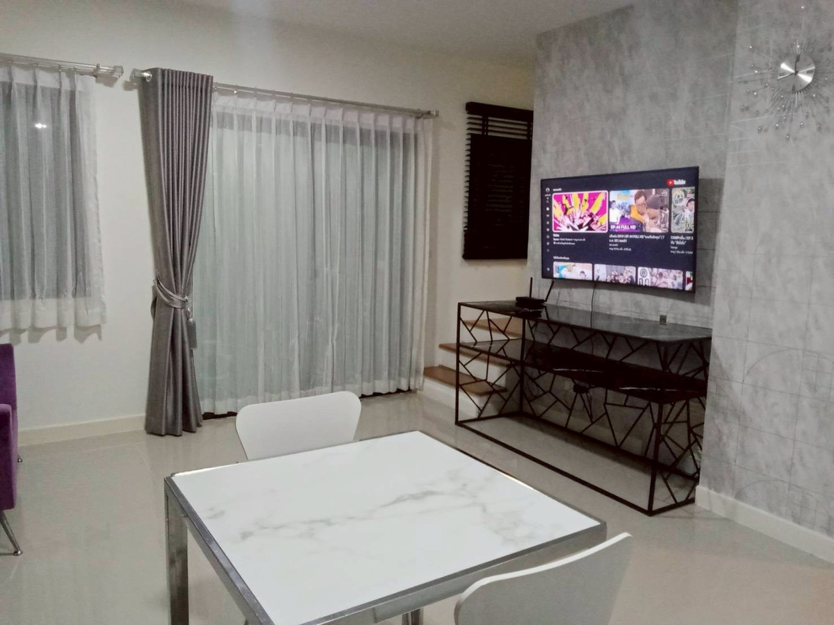 ให้เช่าทาวน์โฮมนนทบุรี บางใหญ่ บางบัวทอง : ทาวน์โฮม หลังมุม ร่มรื่น สไตล์บาหลี อยู่ใกล้ส่วนกลาง มีที่ชาร์จรถ EV ใกล้เซ็นทรัล เวสเกต