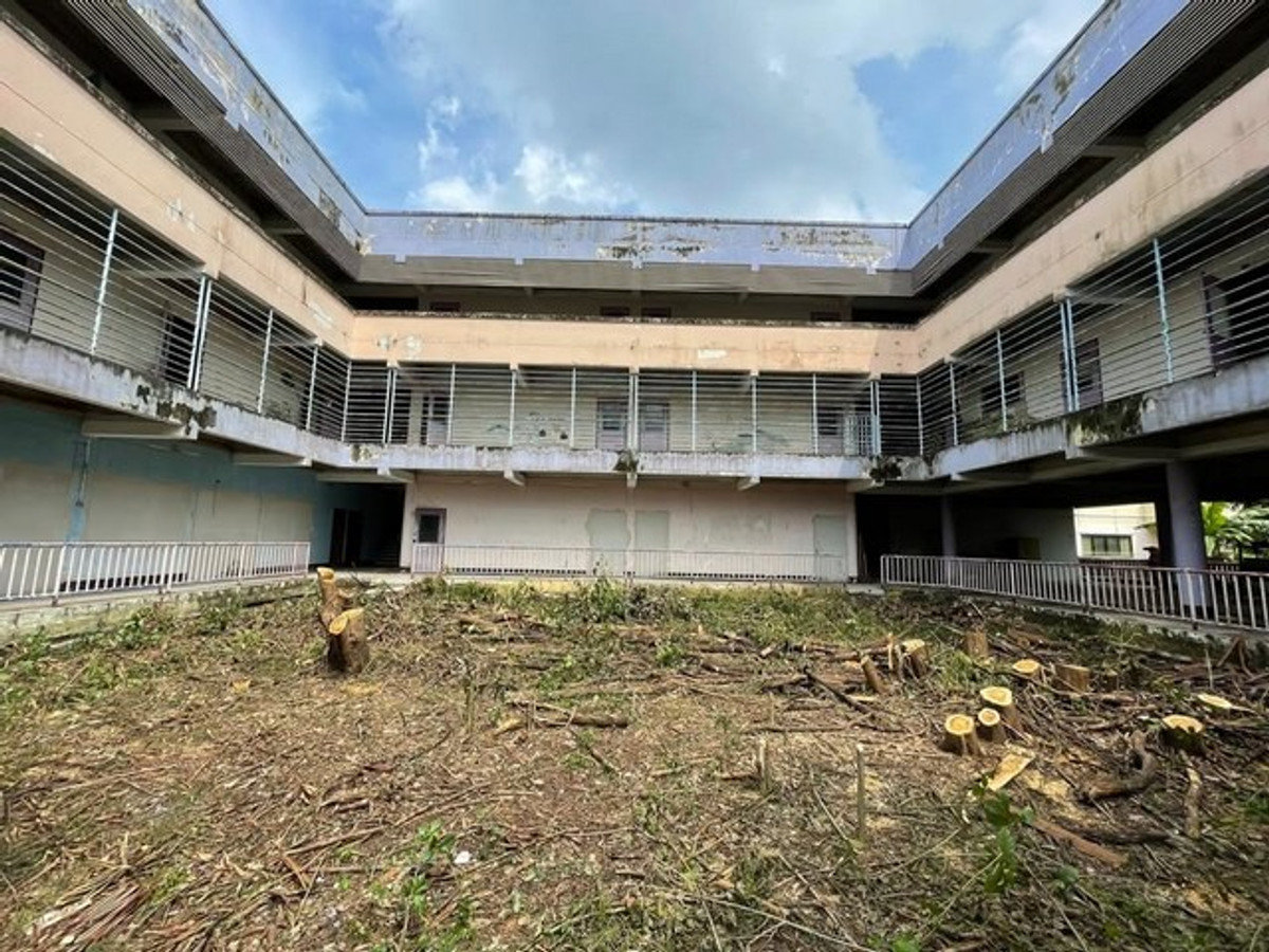 For RentLandBang kae, Phetkasem : HR3196, former school building for rent, 3 floors, usable area over 1800 square meters, Bang Waek location, Phutthamonthon Sai 2, suitable for educational institutions, offices or health rehabilitation centers.