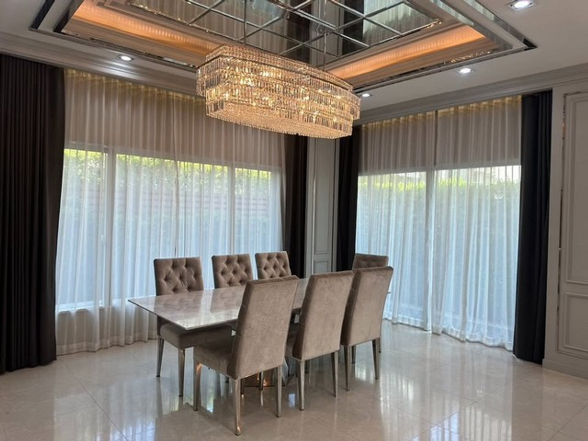 For RentHouseLadkrabang, Suwannaphum Airport : HR3194 Sell or rent a luxury detached house, Two Grand Monaco Bangna Wongwaen Project, fully furnished, ready to move in.