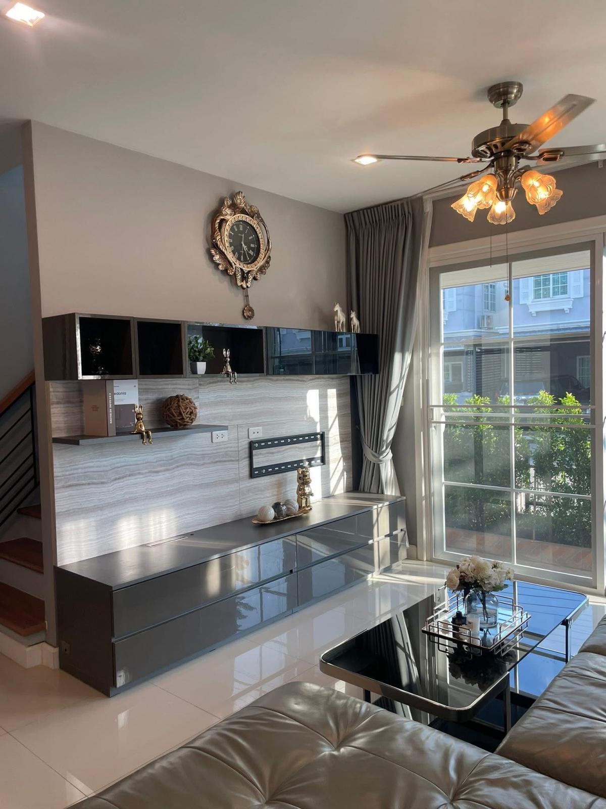 ให้เช่าบ้านนวมินทร์ รามอินทรา : เช่าบ้านเดี่ยว 4 ห้องนอน พร้อมคลับเฮ้าส์และสระว่ายน้ำ ใจกลางลาดพร้าว-เกษตรนวมินทร์ เพียง 40,000 บาท/เดือน เลี้ยงสัตว์ได้ เข้าออกสะดวก ใกล้แหล่งช็อปปิ้งและโรงพยาบาล