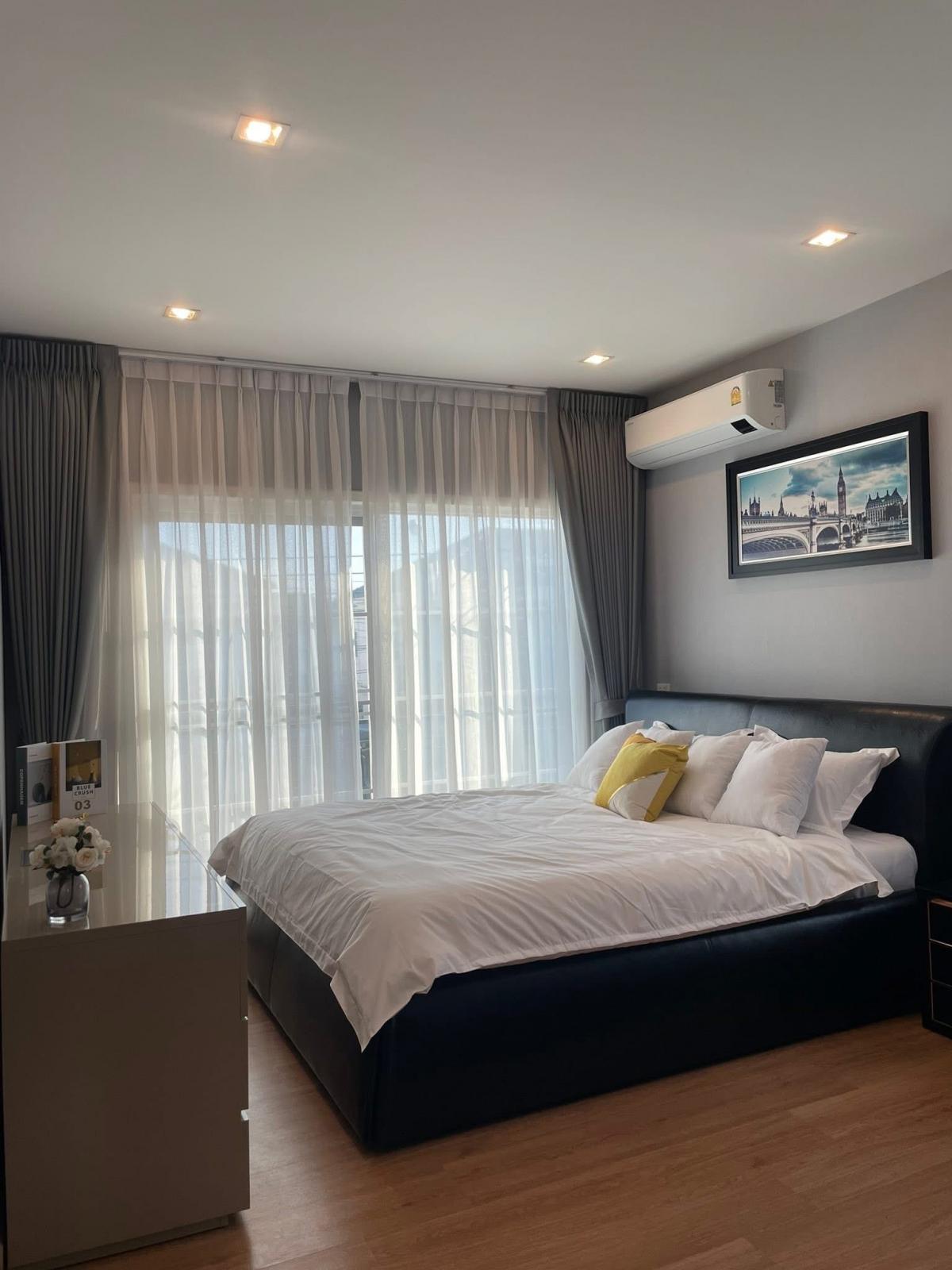 ให้เช่าบ้านนวมินทร์ รามอินทรา : เช่าบ้านเดี่ยว 4 ห้องนอน พร้อมคลับเฮ้าส์และสระว่ายน้ำ ใจกลางลาดพร้าว-เกษตรนวมินทร์ เพียง 40,000 บาท/เดือน เลี้ยงสัตว์ได้ เข้าออกสะดวก ใกล้แหล่งช็อปปิ้งและโรงพยาบาล