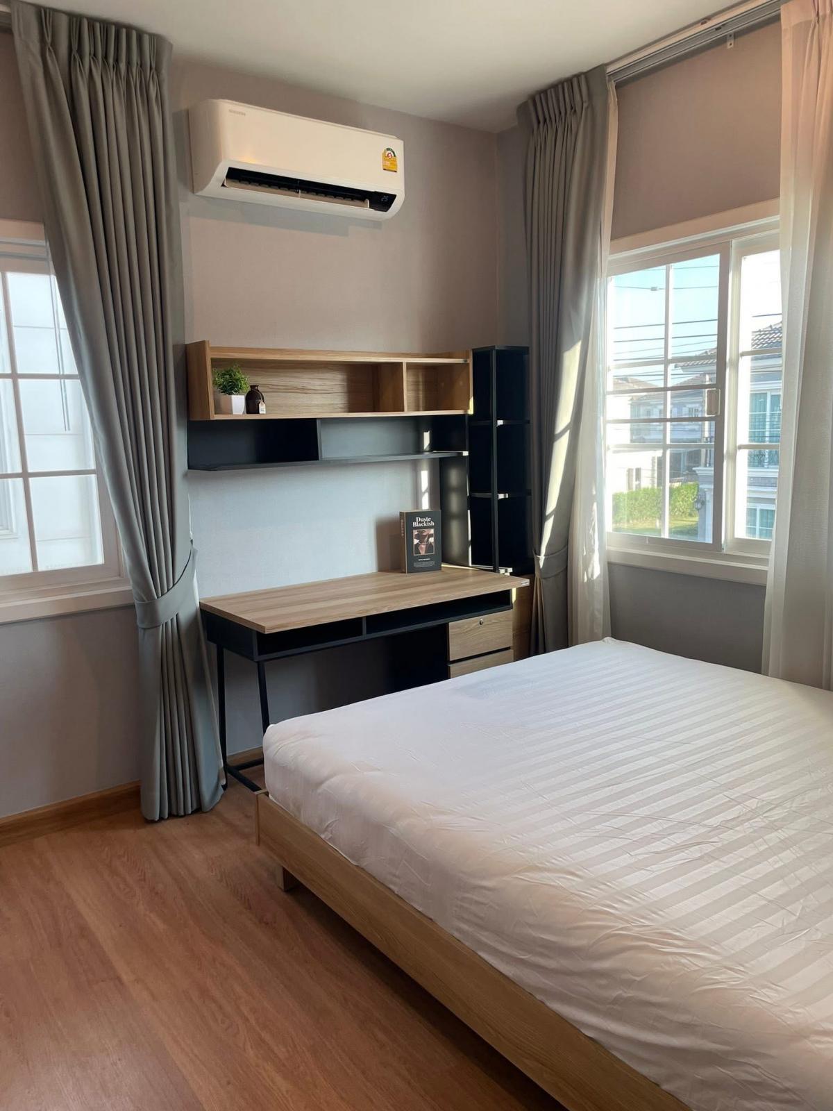 ให้เช่าบ้านนวมินทร์ รามอินทรา : เช่าบ้านเดี่ยว 4 ห้องนอน พร้อมคลับเฮ้าส์และสระว่ายน้ำ ใจกลางลาดพร้าว-เกษตรนวมินทร์ เพียง 40,000 บาท/เดือน เลี้ยงสัตว์ได้ เข้าออกสะดวก ใกล้แหล่งช็อปปิ้งและโรงพยาบาล