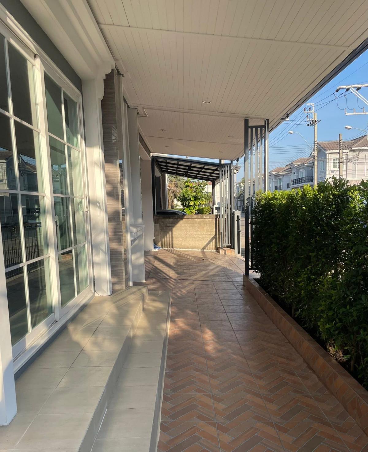 ให้เช่าบ้านนวมินทร์ รามอินทรา : เช่าบ้านเดี่ยว 4 ห้องนอน พร้อมคลับเฮ้าส์และสระว่ายน้ำ ใจกลางลาดพร้าว-เกษตรนวมินทร์ เพียง 40,000 บาท/เดือน เลี้ยงสัตว์ได้ เข้าออกสะดวก ใกล้แหล่งช็อปปิ้งและโรงพยาบาล