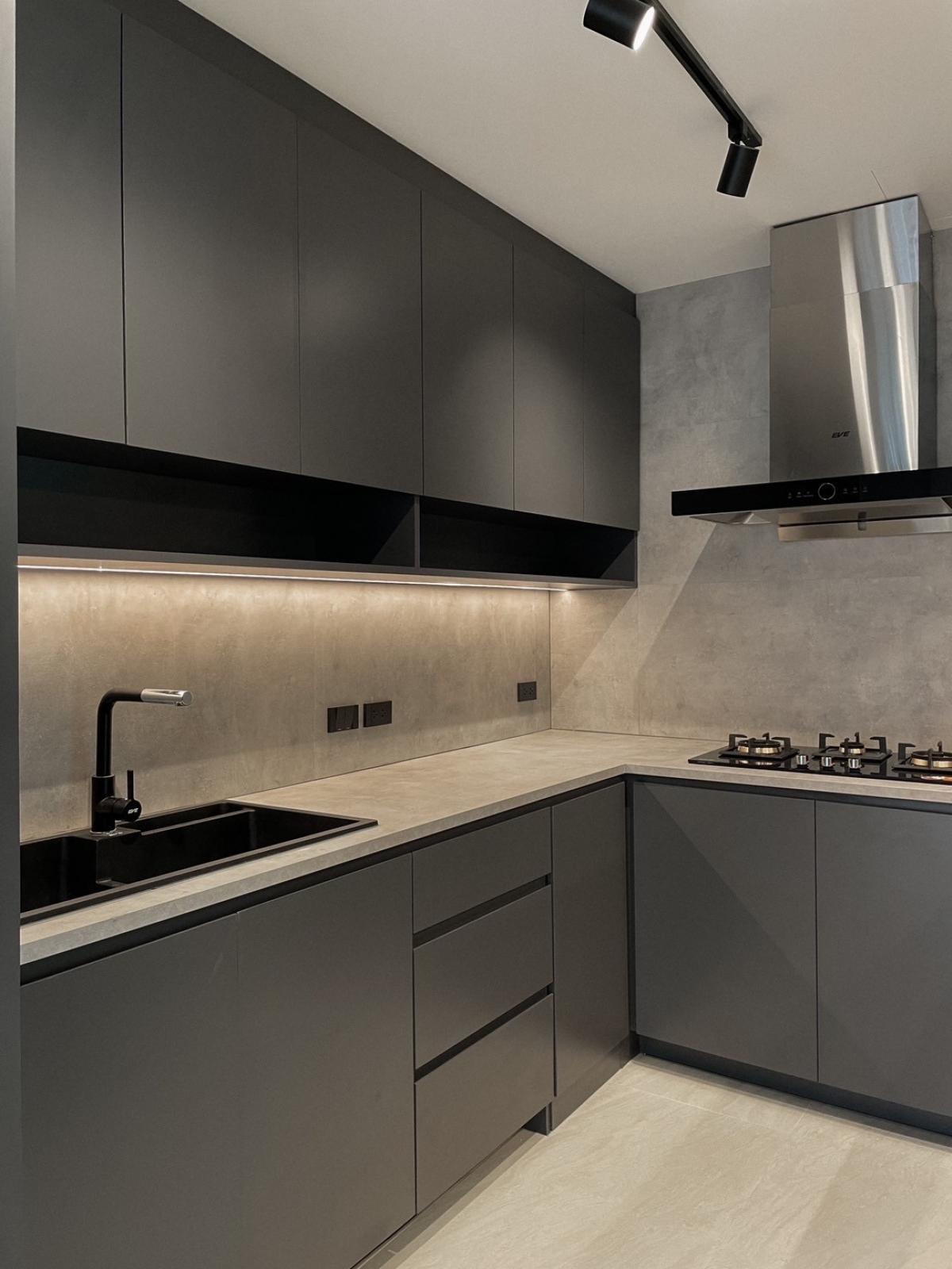 For RentTownhomeLadkrabang, Suwannaphum Airport : Townhome for rent, 3 bedrooms, The Metro Rama 9, near MRT, special price 42,000 baht/month. Single house, area 18.8 sq m., located in a prime location in the heart of Ratchada-Rama 9.