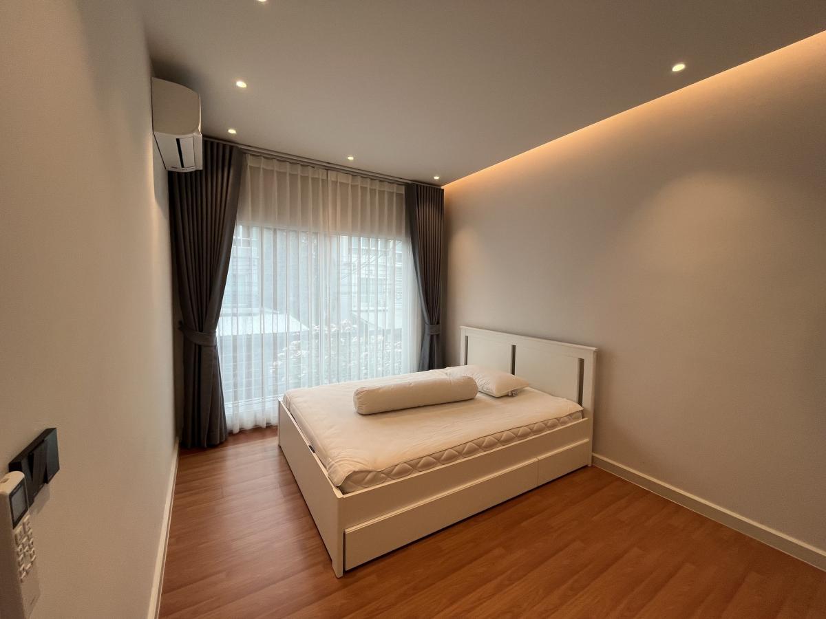 For RentTownhomeLadkrabang, Suwannaphum Airport : Townhome for rent, 3 bedrooms, The Metro Rama 9, near MRT, special price 42,000 baht/month. Single house, area 18.8 sq m., located in a prime location in the heart of Ratchada-Rama 9.