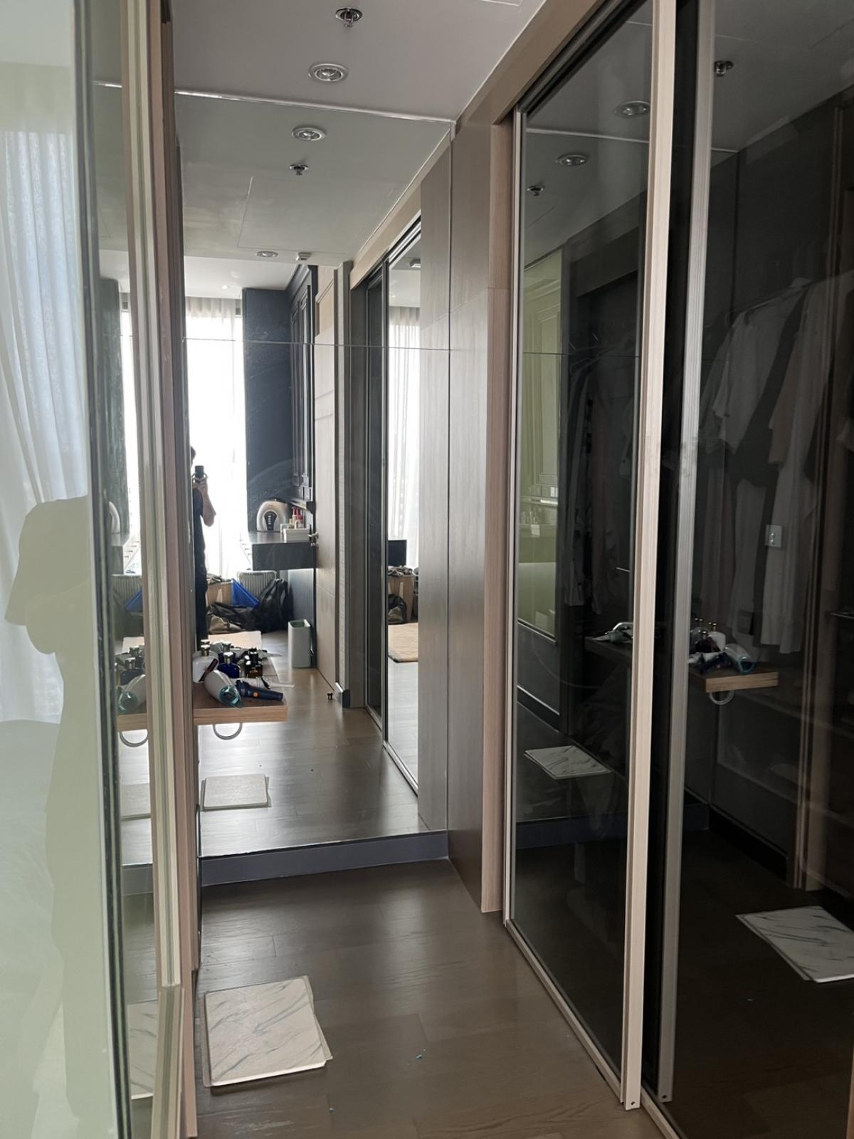 ขายคอนโดพระราม 9 เพชรบุรีตัดใหม่ RCA : 28/01/2026, รวมค่าโอนขายคอนโดสุดหรู THE ESSE at SINGHA COMPLEX ใกล้ BTS/MRT เพชรบุรี 1 ห้องนอน ขนาด 48 ตร.ม. ราคา 14.5 ล้าน ลงตัวทั้งอยู่และลงทุน!