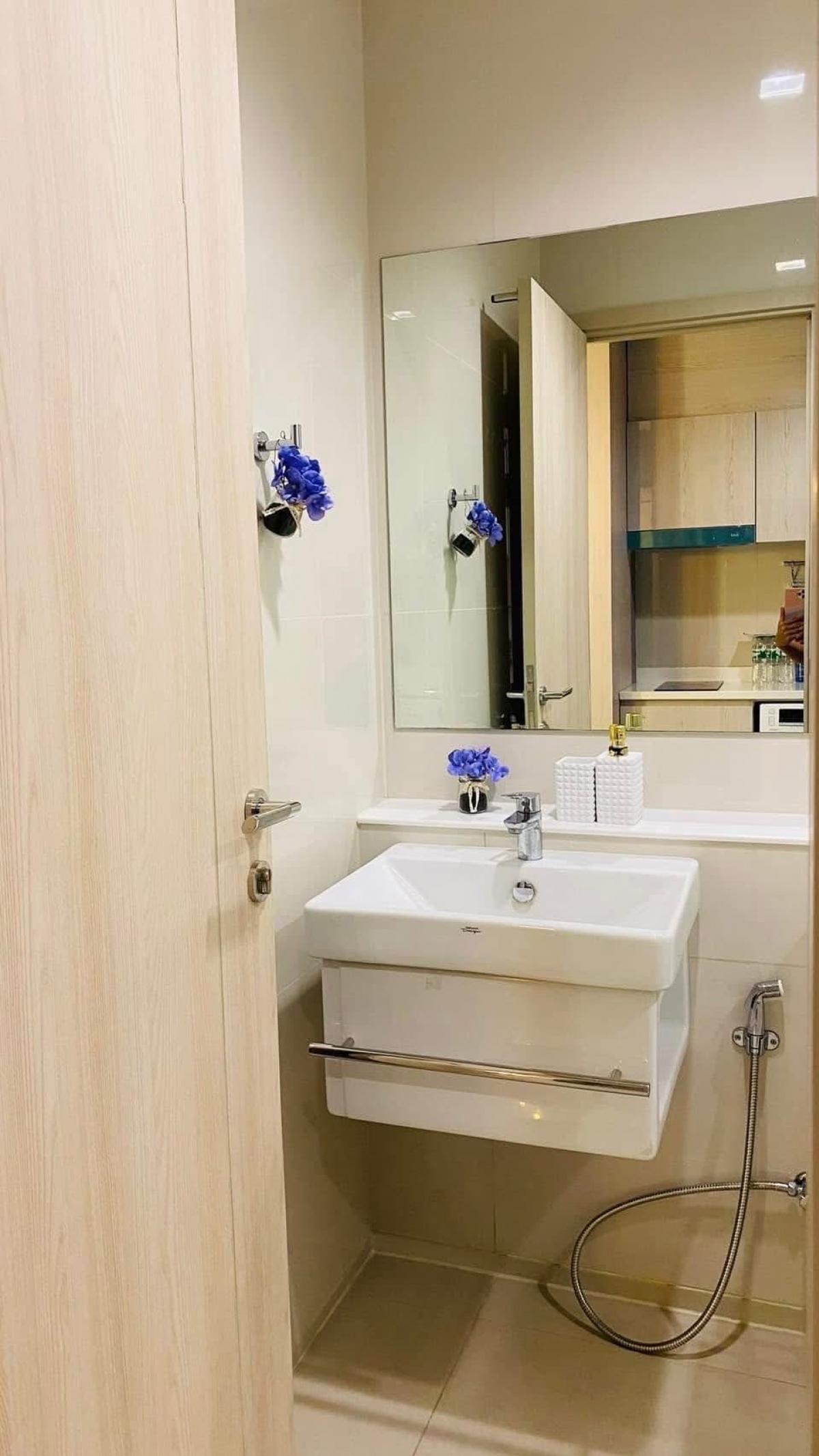 ให้เช่าคอนโดวิทยุ ชิดลม หลังสวน : 06/02/2026, เช่าคอนโด Life One Wireless ใจกลางเมือง 29 ตร.ม. ใกล้ BTS เพลินจิต ฟรีสิ่งอำนวยความสะดวกครบครัน! Studio สุดคุ้ม เดือนละ 23,000 บาท เดินทางสะดวก ใกล้แหล่งช็อปปิ้งและสถานทูตมากมาย!