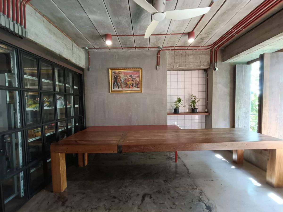 For SaleOfficeRamkhamhaeng, Hua Mak : The ultimate in luxury, 9 bedroom Home Office in the heart of Ramkhamhaeng. For sale 49 million, house and land 1,200 sq m. Spacious area, ready to invest immediately.