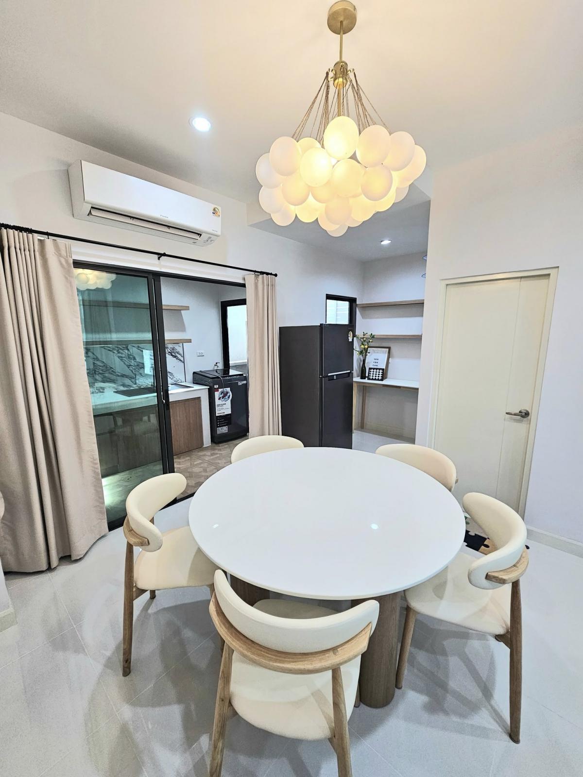 For RentTownhomeMin Buri, Romklao : Single house, 3 bedrooms, near Ramkhamhaeng, free large space. Ready to rent or buy today. Quality life in a prime location Krungthep Kreetha area, starting at 45,000 baht/month
