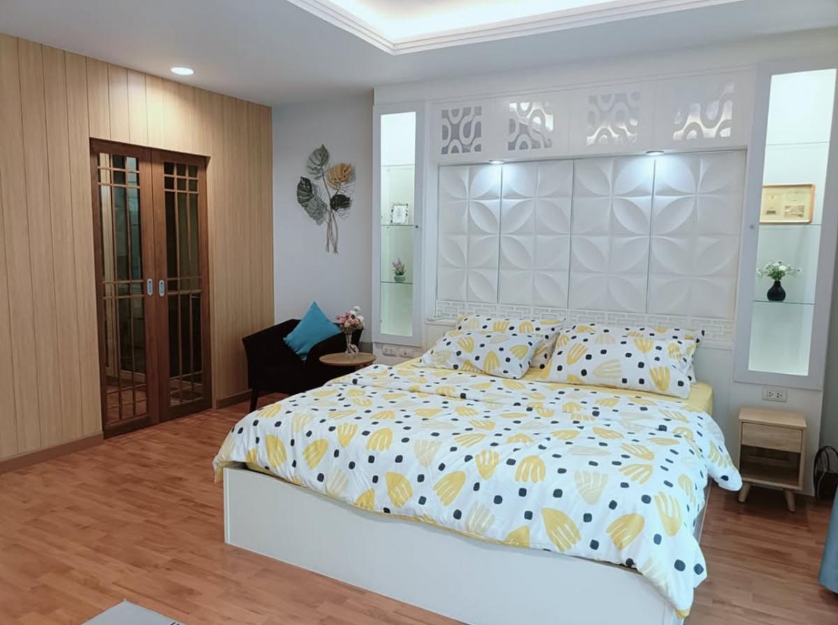 For RentTownhomeLadkrabang, Suwannaphum Airport : 3-story townhome for rent, ready to move in, near Suvarnabhumi Beautiful house, fully furnished, comfortable, safe, easy to travel.