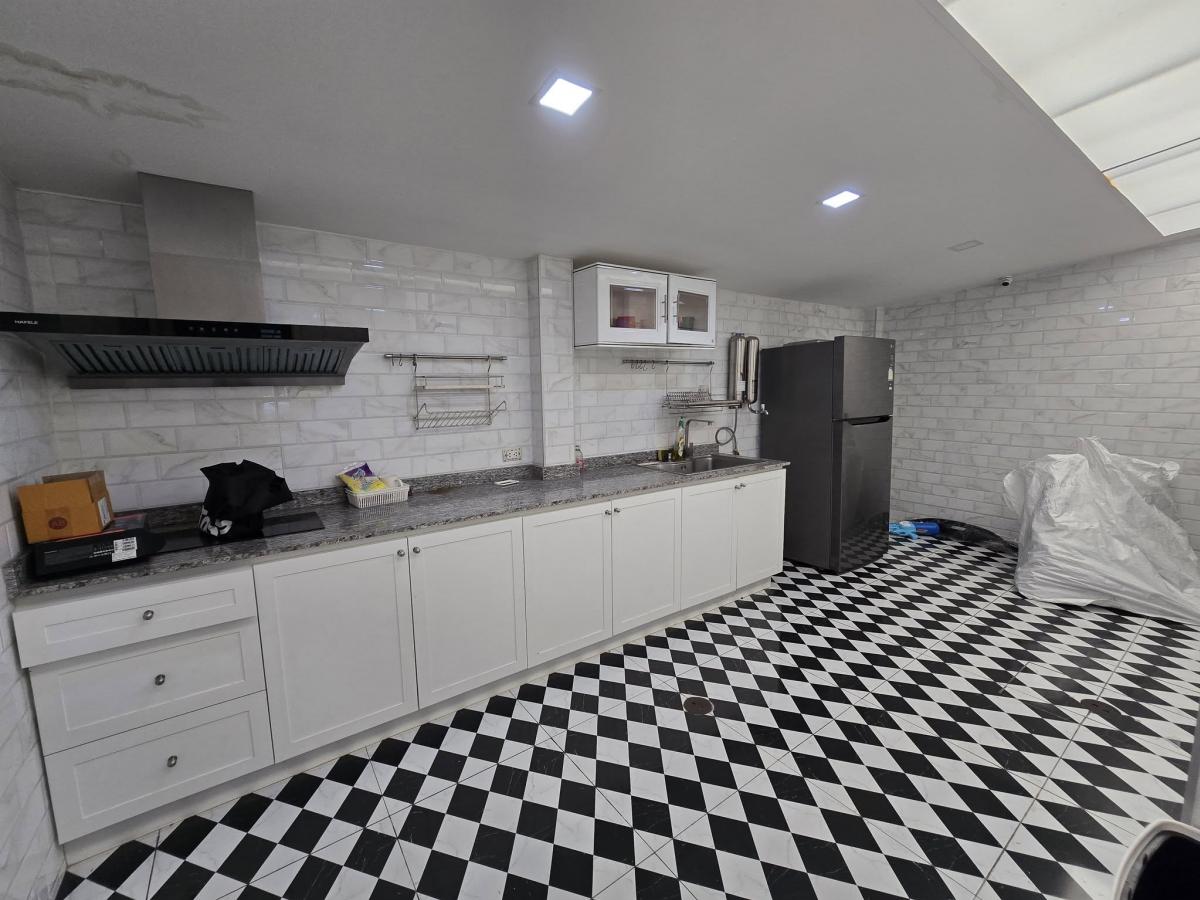 For RentOfficeKaset Nawamin,Ladplakao : Single house, 3 bedrooms, 3 bathrooms, District Ekkamai-Ramintra Rent 55,000 baht with usable area 172 sq m. near Lat Phrao intersection!