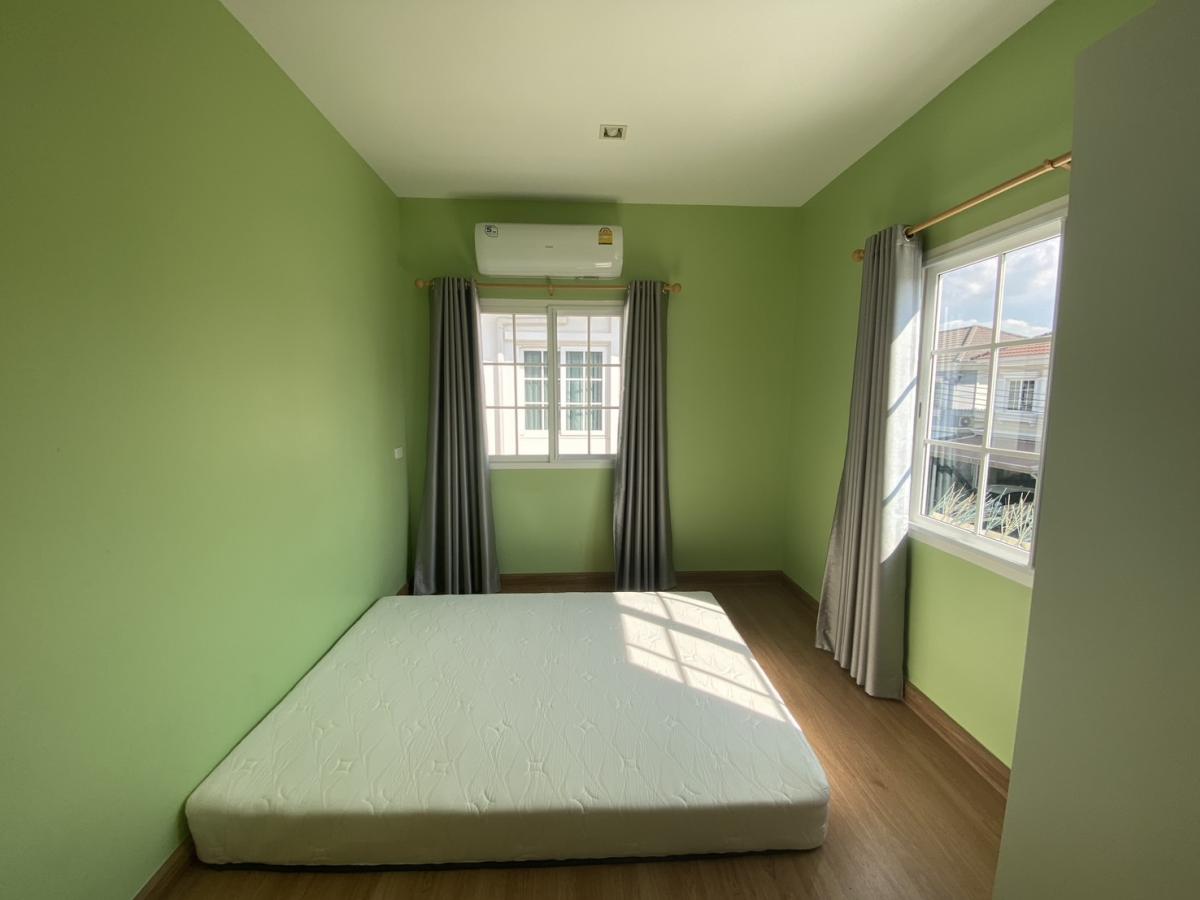 ให้เช่าทาวน์โฮมลาดพร้าว เซ็นทรัลลาดพร้าว : 28/02/2026, บ้านเดี่ยว 3 ห้องนอน สุขสบาย ใจกลางรัชดา เพดานสูงโปร่ง พร้อมฟิตเนสส่วนตัว เดอะ เอทท์ จตุจักร-รัชดา 27.5 ตรว. ระบบอัตโนมัติ รั้วรอบสูง ปลอดภัยทุกวัน