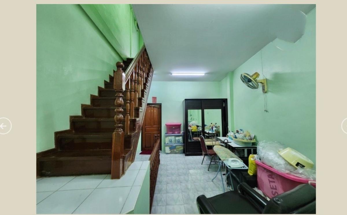 ขายอาคารพาณิชย์สุขุมวิท อโศก ทองหล่อ : 28/02/2026, ตึกแถว 3 ชั้น กล้วยน้ำไท บนทำเลพระราม 4 เหมาะค้าขาย โฮมออฟฟิศ ราคา 12.5 ล้าน ต่อรองได้ ใกล้ BTS เอกมัยและทางด่วน