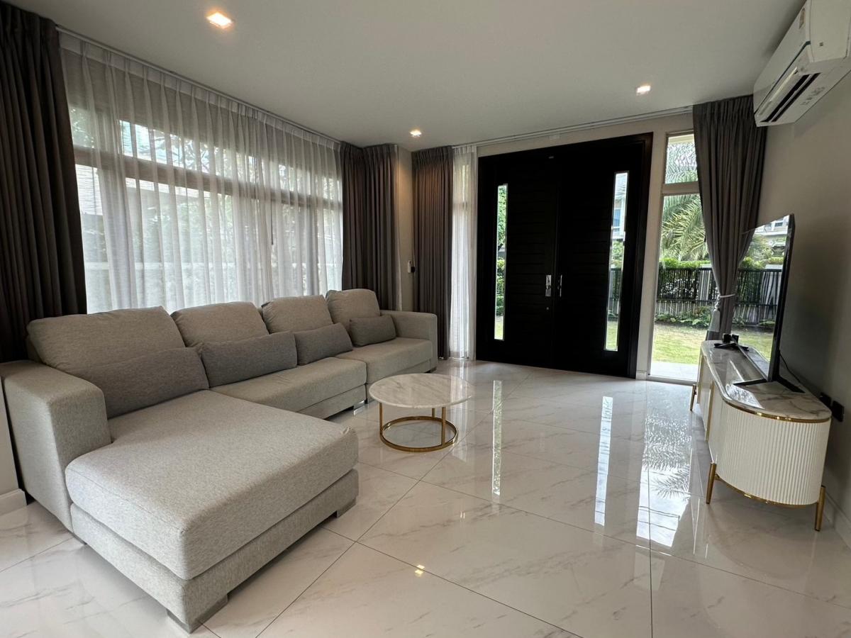 For RentHouseLadkrabang, Suwannaphum Airport : Luxury house, 4 bedrooms, with a spacious area of 246 sq m, Sukhumvit 77 area. Rent or buy near BTS On Nut, starting at only 165,000 baht/month.
