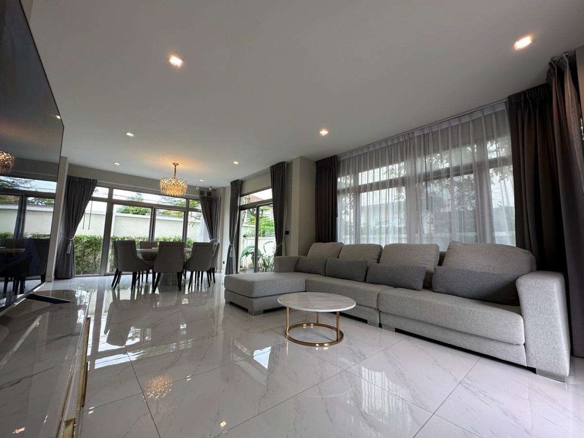 For RentHouseLadkrabang, Suwannaphum Airport : Luxury house, 4 bedrooms, with a spacious area of 246 sq m, Sukhumvit 77 area. Rent or buy near BTS On Nut, starting at only 165,000 baht/month.