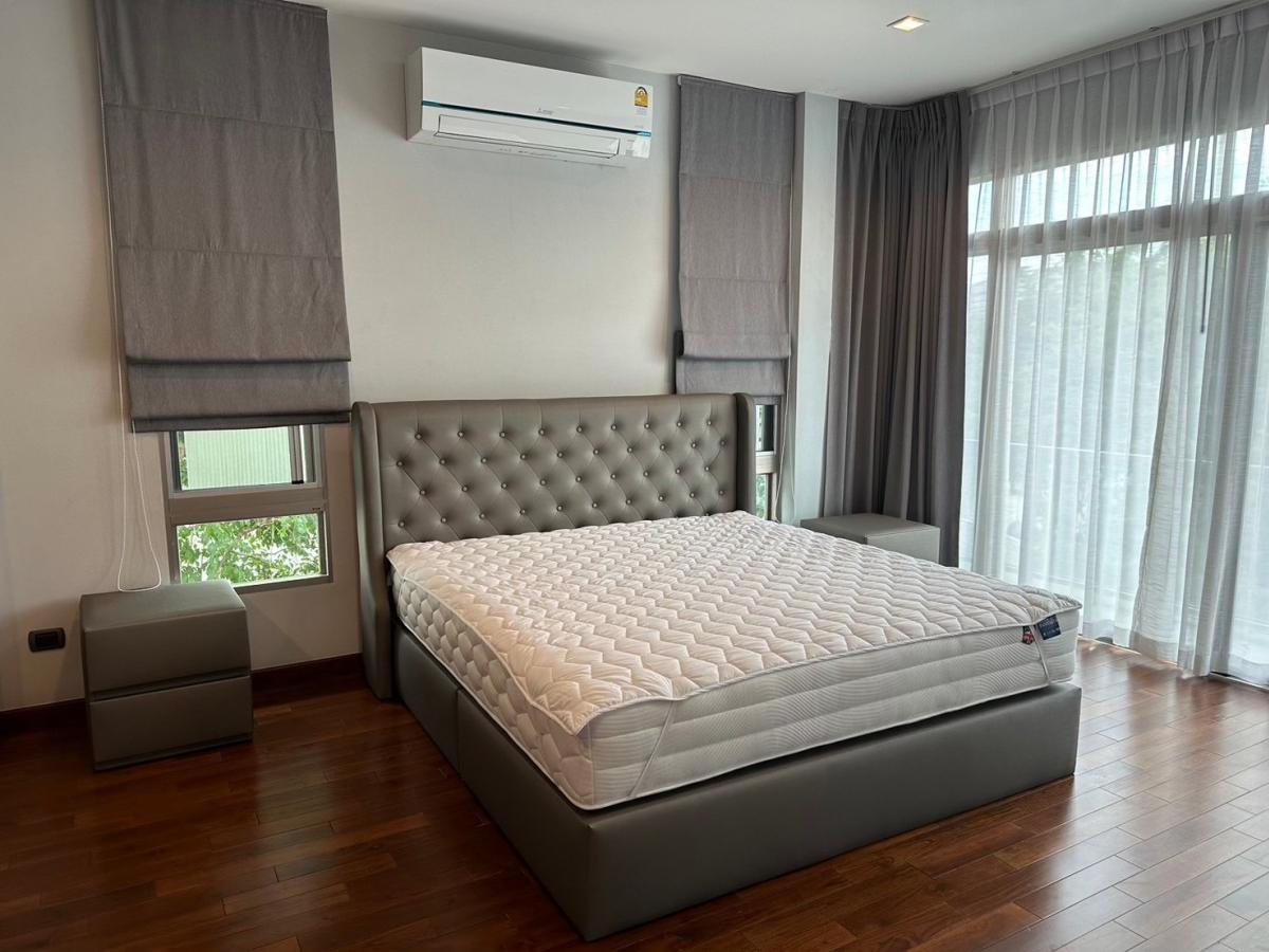 For RentHouseLadkrabang, Suwannaphum Airport : Luxury house, 4 bedrooms, with a spacious area of 246 sq m, Sukhumvit 77 area. Rent or buy near BTS On Nut, starting at only 165,000 baht/month.