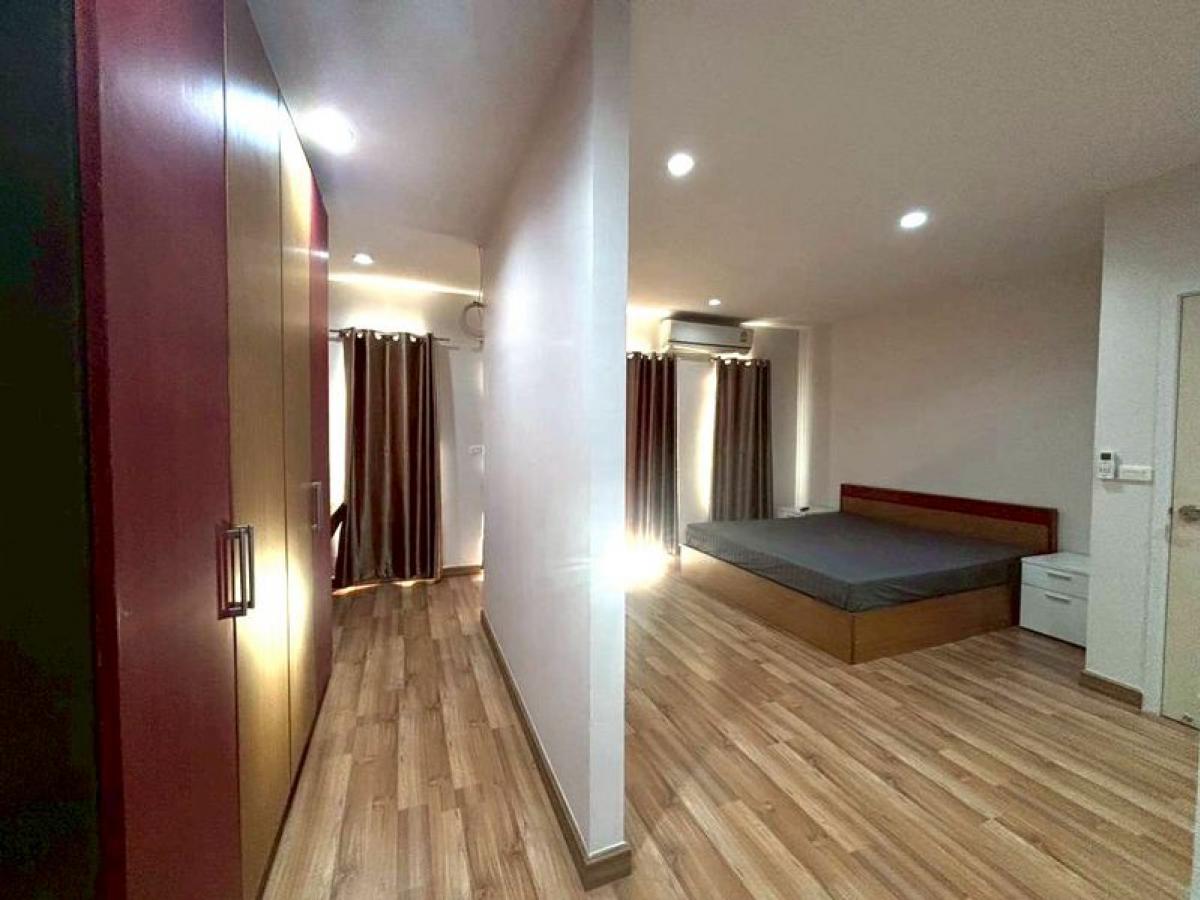 For RentTownhomePattanakan, Srinakarin : Beautiful house, 3 bedrooms, 3 bathrooms, Villette City, Phatthanakan 38, ready to move in. Can rent or buy, good price, near BTS On Nut-Udomsuk.