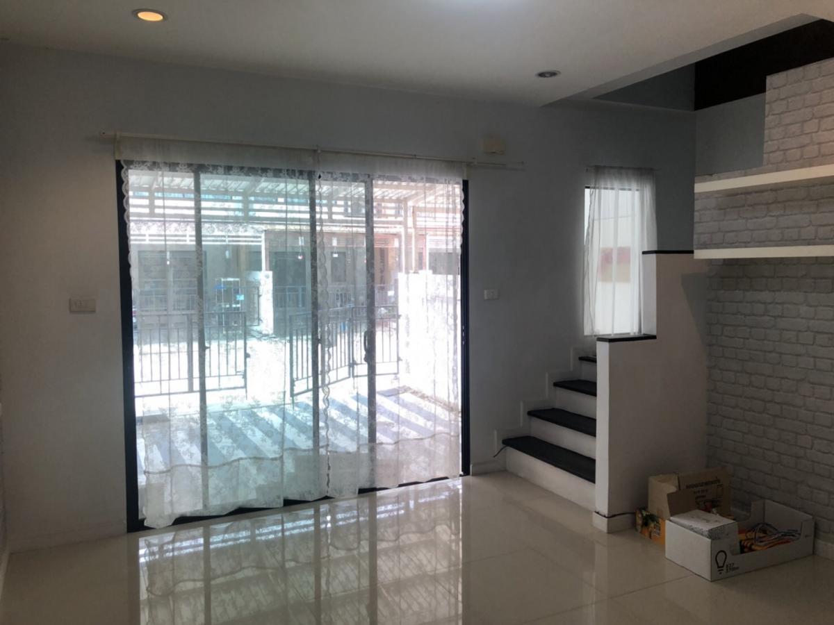 For SaleTownhomeLadkrabang, Suwannaphum Airport : Beautiful house, 3 bedrooms, in the heart of On Nut-Udomsuk, only 4 million. Cheap rent 22,000 baht/month, ready to move in immediately!