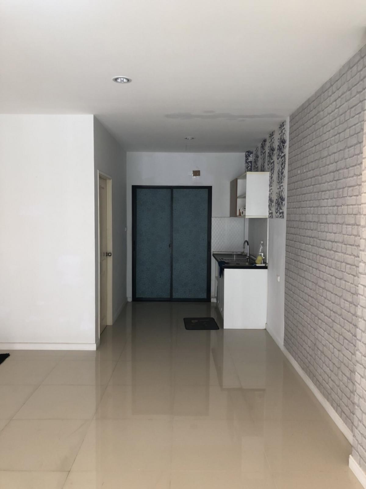For SaleTownhomeLadkrabang, Suwannaphum Airport : Beautiful house, 3 bedrooms, in the heart of On Nut-Udomsuk, only 4 million. Cheap rent 22,000 baht/month, ready to move in immediately!