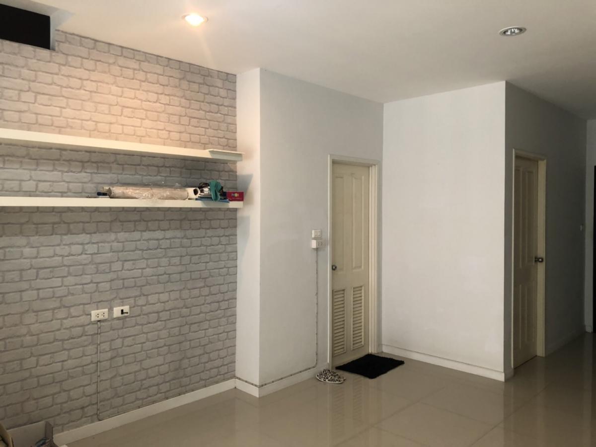 For SaleTownhomeLadkrabang, Suwannaphum Airport : Beautiful house, 3 bedrooms, in the heart of On Nut-Udomsuk, only 4 million. Cheap rent 22,000 baht/month, ready to move in immediately!