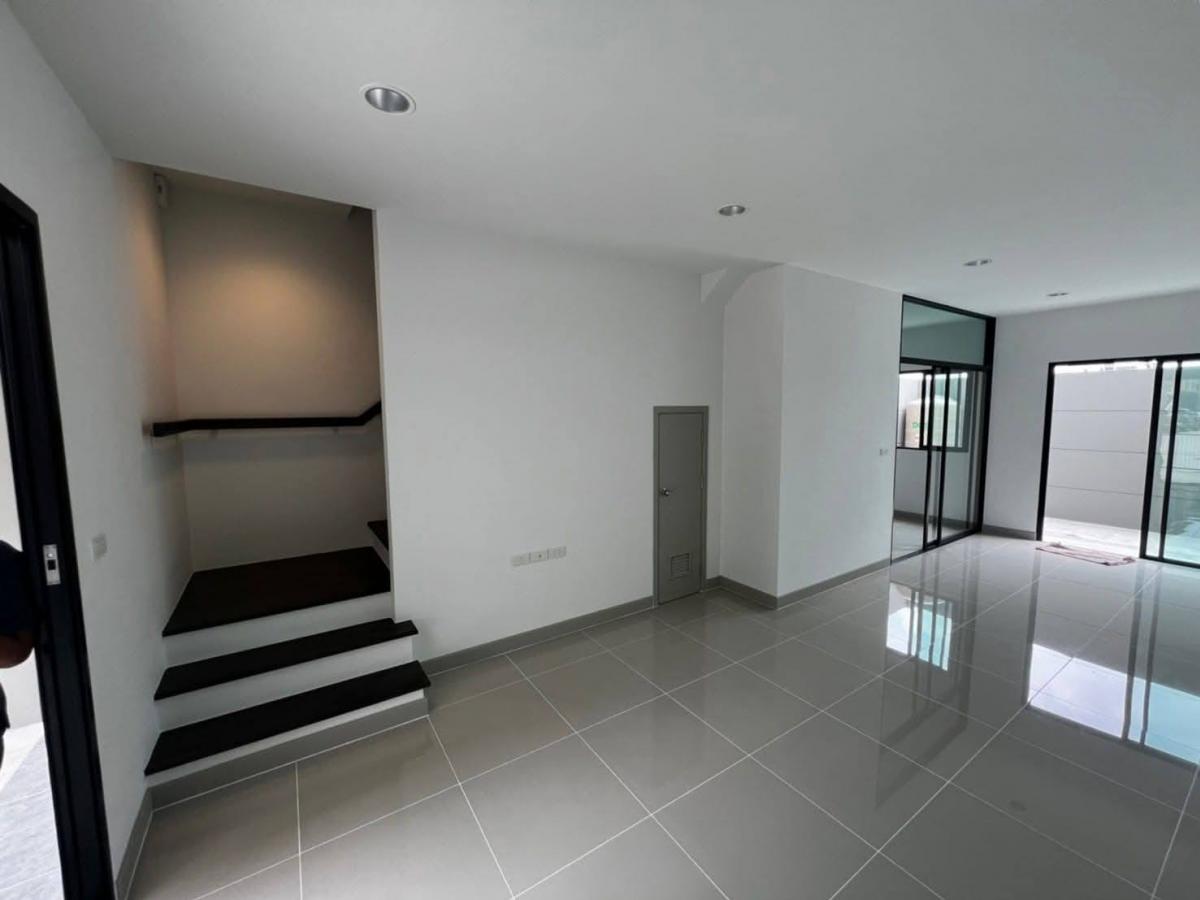 ให้เช่าทาวน์โฮมนวมินทร์ รามอินทรา : 28/02/2026, บ้านเดี่ยว 4 ห้องนอน 3 ห้องน้ำ พร้อมพื้นที่กว้าง 170 ตร.ม. ใจกลางรามอินทรา เช่าพร้อมเข้าอยู่ แค่ 45,000 บาท/เดือน ที่ Premium Place Phaholyothin-Ramintra